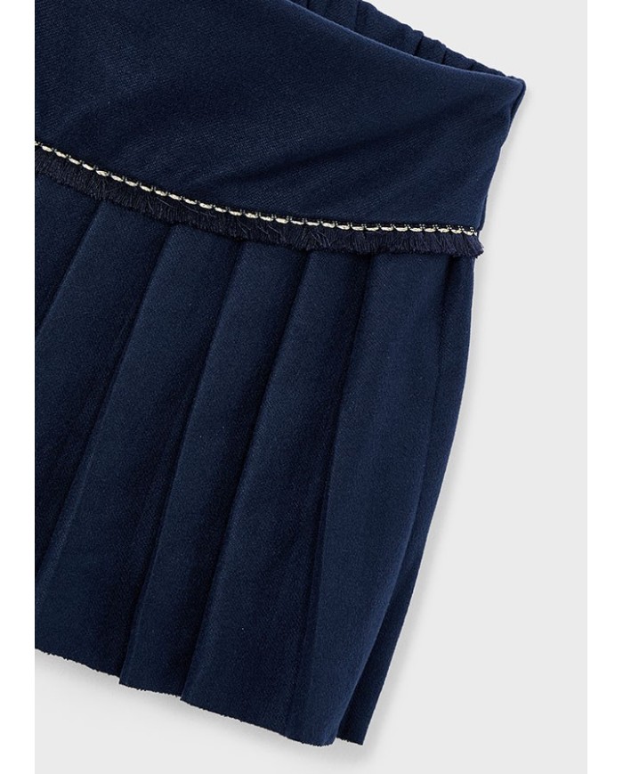 Bernumode | Mayoral: Юбка на девочку 23,55 € Удобная юбка-брюки для девочки с регулируемой внутренней резинкой и пуговицами для идеальной посадки. Выполнена из сочетания разных тканей для уникального дизайна. Внутренний мягкий подклад из полиэстера обеспечивает комфорт. Модель с защипами и декоративными элементами — бахромой. Отличный выбор для стильного и комфортного образа.
 Bernumode | Mayoral: Юбка на девочку 23,55 € Удобная юбка-брюки для девочки с регулируемой внутренней резинкой и пуговицами для идеальной посадки. Выполнена из сочетания разных тканей для уникального дизайна. Внутренний мягкий подклад из полиэстера обеспечивает комфорт. Модель с защипами и декоративными элементами — бахромой. Отличный выбор для стильного и комфортного образа.