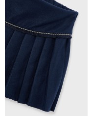 Bernumode | Mayoral: Svārki meitenei 23,55 € Ērts meiteņu svārku-bikses ar regulējamu iekšējo gumiju un pogām ideālai pieguļai. Izgatavotas no dažādu audumu kombinācijas unikālam dizainam. Mīksts poliestera oderējums nodrošina komfortu. Modelim ir aizloki un dekoratīvi elementi — bārkstis. Lieliska izvēle stilīgai un ērtai apģērbšanai.