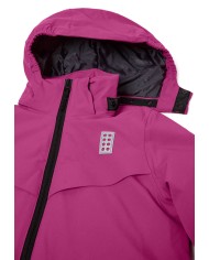 Bernumode | Lego: Winter jacket  for girl LWJAD 804 (140 g) €74.34 Functional LEGO® winter jacket for kids
Keep your child warm and comfortable during winter adventures with this LEGO® winter jacket. Designed for boys and girls, this ski jacket combines classic LEGO elements with practical features to ensure a cozy and safe experience in cold weather.
Provides protection from the rain with a 10,000 mm water column
BIONIC-FINISH ECO® water-repellent finish on the surface
Windproof design with a wind placket under the quality YKK main zipper
3M™ Scotchlite reflector badges on front and back shaped as LEGO bricks, enhancing visibility in the dark
Detachable hood mounted on a unique snap button band for safety
Safety breakaway buckle for attaching LEGO gloves to sleeves in sizes 98-140
Hidden ski pass pocket with zipper closure in the sleeve - a must when skiing
Snow skirt with gripper elastic inside the jacket to keep snow out
Stretchy inner cuff with thumbhole for added warmth and comfort
The taped seams provide additional protection against the elements
Durability: 60,000 rubs
The children's winter jacket is designed with a soft chin guard at the top of the YKK main zipper to protect the delicate skin under the chin. The ski jacket is designed with a safety breakaway buckle for attaching LEGO mittens or gloves to the sleeves in sizes 98-140. If the mitten is pulled at, it releases from the jacket sleeve, reducing the risk of accidents. The detachable hood is mounted on a unique snap button band for safety reasons. When pulled at, the hood releases from the outerwear to reduce the risk of accidents where the kids are stuck on something with the hood. The elastic at the hood opening and reflective thread in the zipper puller at front pockets add to the jacket's functional design. Thanks to the many awesome ski features, the water- and windproof winter jacket is ideal for skiing as well as everyday life.
Specifications• -15 degrees Celsius / 5 Fahrenheit.• 3M reflective badge.• BIONIC-FINISH ECO® water-repellent finish on the surface.• Breathability: 4.000 g/m2/24hours.• Detachable hood.• Durability: 60.000 rubs.• Elastic at hood opening.• Reflective thread in zipper puller at front pockets.• Safety breakaway buckle for attaching the gloves to sleeves. The buckle releases when pulling the gloves.• Safety breakaway buckle only in size 98-140.• Ski pass pocket with zipper closure.• Snow skirt with gripper elastic inside jacket.• Stretchy inner cuff with thumbhole.• Taped seams.• Water column: 10.000 mm.• Wind placket under main zipper.• Windproof.• YKK main zipper.• Zipper pocket(s) on front.
 Bernumode | Lego: Winter jacket  for girl LWJAD 804 (140 g) €74.34 Functional LEGO® winter jacket for kids
Keep your child warm and comfortable during winter adventures with this LEGO® winter jacket. Designed for boys and girls, this ski jacket combines classic LEGO elements with practical features to ensure a cozy and safe experience in cold weather.
Provides protection from the rain with a 10,000 mm water column
BIONIC-FINISH ECO® water-repellent finish on the surface
Windproof design with a wind placket under the quality YKK main zipper
3M™ Scotchlite reflector badges on front and back shaped as LEGO bricks, enhancing visibility in the dark
Detachable hood mounted on a unique snap button band for safety
Safety breakaway buckle for attaching LEGO gloves to sleeves in sizes 98-140
Hidden ski pass pocket with zipper closure in the sleeve - a must when skiing
Snow skirt with gripper elastic inside the jacket to keep snow out
Stretchy inner cuff with thumbhole for added warmth and comfort
The taped seams provide additional protection against the elements
Durability: 60,000 rubs
The children's winter jacket is designed with a soft chin guard at the top of the YKK main zipper to protect the delicate skin under the chin. The ski jacket is designed with a safety breakaway buckle for attaching LEGO mittens or gloves to the sleeves in sizes 98-140. If the mitten is pulled at, it releases from the jacket sleeve, reducing the risk of accidents. The detachable hood is mounted on a unique snap button band for safety reasons. When pulled at, the hood releases from the outerwear to reduce the risk of accidents where the kids are stuck on something with the hood. The elastic at the hood opening and reflective thread in the zipper puller at front pockets add to the jacket's functional design. Thanks to the many awesome ski features, the water- and windproof winter jacket is ideal for skiing as well as everyday life.
Specifications• -15 degrees Celsius / 5 Fahrenheit.• 3M reflective badge.• BIONIC-FINISH ECO® water-repellent finish on the surface.• Breathability: 4.000 g/m2/24hours.• Detachable hood.• Durability: 60.000 rubs.• Elastic at hood opening.• Reflective thread in zipper puller at front pockets.• Safety breakaway buckle for attaching the gloves to sleeves. The buckle releases when pulling the gloves.• Safety breakaway buckle only in size 98-140.• Ski pass pocket with zipper closure.• Snow skirt with gripper elastic inside jacket.• Stretchy inner cuff with thumbhole.• Taped seams.• Water column: 10.000 mm.• Wind placket under main zipper.• Windproof.• YKK main zipper.• Zipper pocket(s) on front.