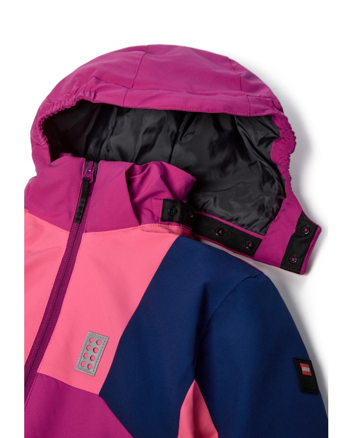 Bernumode | Lego: Winter jacket  for girl  LWJAZ 801 (140 g) €74.34 Functional LEGO® ski jacket for kids
Introducing a highly functional LEGO® ski jacket, designed to keep your child warm and comfortable during winter adventures. The cool jacket combines awesome ski features with a trendy design, makint it ideal for everyday use as well as for racing down the slopes.
The water- and windproof winter jacket for boys and girls features a detachable hood mounted on a unique snap button band for safety. When pulled at, the hood releases from the outerwear to reduce the risk of accidents where the kids are stuck on something with the hood. The jacket also includes a safety breakaway buckle in size 98-140 for attaching LEGO gloves to the sleeves. The buckle releases when the glove is pulled, reducing the risk of accidents.
Water column: 10,000 mm for excellent rain protection
Windproof design with a wind placket under the main zipper
The taped seams provide additional protection against the elements
3M™ Scotchlite reflector badges on front and back shaped as LEGO bricks, enhancing visibility in the dark
Hidden ski pass pocket with zipper closure in the sleeve - a must when skiing
Snow skirt with gripper elastic inside the jacket
Stretchy inner cuff with thumbhole for added comfort
Chin guard at the top of the YKK main zipper to protect the delicate skin under the chin
Reflective thread in zipper puller at front pockets
Designed for boys and girls, this LEGO jacket combines functionality with playful style, ensuring your child is ready for any winter adventure.
Specifications• -15 degrees Celsius / 5 Fahrenheit.• 3M reflective badge.• BIONIC-FINISH ECO® water-repellent finish on the surface.• Breathability: 4.000 g/m2/24hours.• Detachable hood.• Durability: 60.000 rubs.• Elastic at hood opening.• Reflective thread in zipper puller at front pockets.• Safety breakaway buckle for attaching the gloves to sleeves. The buckle releases when pulling the gloves.• Safety breakaway buckle only in size 98-140.• Ski pass pocket with zipper closure.• Snow skirt with gripper elastic inside jacket.• Stretchy inner cuff with thumbhole.• Taped seams.• Water column: 10.000 mm.• Wind placket under main zipper.• Windproof.• YKK main zipper.• Zipper pocket(s) on front.
 Bernumode | Lego: Winter jacket  for girl  LWJAZ 801 (140 g) €74.34 Functional LEGO® ski jacket for kids
Introducing a highly functional LEGO® ski jacket, designed to keep your child warm and comfortable during winter adventures. The cool jacket combines awesome ski features with a trendy design, makint it ideal for everyday use as well as for racing down the slopes.
The water- and windproof winter jacket for boys and girls features a detachable hood mounted on a unique snap button band for safety. When pulled at, the hood releases from the outerwear to reduce the risk of accidents where the kids are stuck on something with the hood. The jacket also includes a safety breakaway buckle in size 98-140 for attaching LEGO gloves to the sleeves. The buckle releases when the glove is pulled, reducing the risk of accidents.
Water column: 10,000 mm for excellent rain protection
Windproof design with a wind placket under the main zipper
The taped seams provide additional protection against the elements
3M™ Scotchlite reflector badges on front and back shaped as LEGO bricks, enhancing visibility in the dark
Hidden ski pass pocket with zipper closure in the sleeve - a must when skiing
Snow skirt with gripper elastic inside the jacket
Stretchy inner cuff with thumbhole for added comfort
Chin guard at the top of the YKK main zipper to protect the delicate skin under the chin
Reflective thread in zipper puller at front pockets
Designed for boys and girls, this LEGO jacket combines functionality with playful style, ensuring your child is ready for any winter adventure.
Specifications• -15 degrees Celsius / 5 Fahrenheit.• 3M reflective badge.• BIONIC-FINISH ECO® water-repellent finish on the surface.• Breathability: 4.000 g/m2/24hours.• Detachable hood.• Durability: 60.000 rubs.• Elastic at hood opening.• Reflective thread in zipper puller at front pockets.• Safety breakaway buckle for attaching the gloves to sleeves. The buckle releases when pulling the gloves.• Safety breakaway buckle only in size 98-140.• Ski pass pocket with zipper closure.• Snow skirt with gripper elastic inside jacket.• Stretchy inner cuff with thumbhole.• Taped seams.• Water column: 10.000 mm.• Wind placket under main zipper.• Windproof.• YKK main zipper.• Zipper pocket(s) on front.