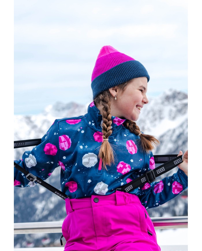 Bernumode | Lego: Kids' waterproof ski pants, LWPOWAI 708  (120 g) €66.90 Durable LEGO® ski pants for kids
These LEGO® ski pants are designed to keep boys and girls comfortable and protected during winter adventures. With a focus on functionality and style, these pants are perfect for skiing and other snowy activities.They have a 10.000 mm water column and are manufactured with fully taped seams to ensure that they keep your son or daughter dry on the playground as well as on the slopes. The durable, breathable, windproof, and even completely waterproof ski pants are reinforced at the leg opening with Cordura reinforcement and have a snow skirt with gripper elastic inside to keep snow out.
Water column of 10,000 mm provides protection from the rain
BIONIC-FINISH ECO® water-repellent finish on the surface
Windproof design to keep the cold at bay
Durability: withstand 60,000 rubs
Cordura reinforcement at the leg opening and inseam for durability
Fully taped seams to ensure that the snowpants are waterproof
Length extension feature inside legs for growing kids
3M reflective piping at the bottom part of the ski pants
Detachable and adjustable suspenders for a perfect fit
The integrated elastics at the waist provide added comfort
Snow skirt with gripper elastic inside bottom legs to keep snow out
Quality YKK main zipper and snap button closure
Zipper pockets on the front
The pants feature a breathable design with a breathability rating of 4,000 g/m2/24hours, ensuring comfort during active play. The reflective thread in the zipper puller at the front pockets adds a touch of safety, while the snap button at the front opening ensures easy wear. Inside the ski pants, there is a smart feature: The length of the trousers can be adjusted by one size, so they can be worn for a longer period of time. All in all, these high-quality ski pants will make your kid's winter adventures even more fun!
Specifications• -15 degrees Celsius / 5 Fahrenheit.• 3M reflective piping.• BIONIC-FINISH ECO® water-repellent finish on the surface.• Breathability: 4.000 g/m2/24hours.• Cordura reinforcement.• Detachable and adjustable suspenders.• Durability: 60.000 rubs.• Elastic at waist sides.• Fully taped seams.• Length extension feature inside legs.• Reflective thread in zipper puller at front pockets.• Snap button at front opening.• Snow skirt with gripper elastic inside bottom legs.• Water column: 10.000 mm.• Windproof.• YKK main zipper.• Zipper pocket(s) on front.
 Bernumode | Lego: Kids' waterproof ski pants, LWPOWAI 708  (120 g) €66.90 Durable LEGO® ski pants for kids
These LEGO® ski pants are designed to keep boys and girls comfortable and protected during winter adventures. With a focus on functionality and style, these pants are perfect for skiing and other snowy activities.They have a 10.000 mm water column and are manufactured with fully taped seams to ensure that they keep your son or daughter dry on the playground as well as on the slopes. The durable, breathable, windproof, and even completely waterproof ski pants are reinforced at the leg opening with Cordura reinforcement and have a snow skirt with gripper elastic inside to keep snow out.
Water column of 10,000 mm provides protection from the rain
BIONIC-FINISH ECO® water-repellent finish on the surface
Windproof design to keep the cold at bay
Durability: withstand 60,000 rubs
Cordura reinforcement at the leg opening and inseam for durability
Fully taped seams to ensure that the snowpants are waterproof
Length extension feature inside legs for growing kids
3M reflective piping at the bottom part of the ski pants
Detachable and adjustable suspenders for a perfect fit
The integrated elastics at the waist provide added comfort
Snow skirt with gripper elastic inside bottom legs to keep snow out
Quality YKK main zipper and snap button closure
Zipper pockets on the front
The pants feature a breathable design with a breathability rating of 4,000 g/m2/24hours, ensuring comfort during active play. The reflective thread in the zipper puller at the front pockets adds a touch of safety, while the snap button at the front opening ensures easy wear. Inside the ski pants, there is a smart feature: The length of the trousers can be adjusted by one size, so they can be worn for a longer period of time. All in all, these high-quality ski pants will make your kid's winter adventures even more fun!
Specifications• -15 degrees Celsius / 5 Fahrenheit.• 3M reflective piping.• BIONIC-FINISH ECO® water-repellent finish on the surface.• Breathability: 4.000 g/m2/24hours.• Cordura reinforcement.• Detachable and adjustable suspenders.• Durability: 60.000 rubs.• Elastic at waist sides.• Fully taped seams.• Length extension feature inside legs.• Reflective thread in zipper puller at front pockets.• Snap button at front opening.• Snow skirt with gripper elastic inside bottom legs.• Water column: 10.000 mm.• Windproof.• YKK main zipper.• Zipper pocket(s) on front.