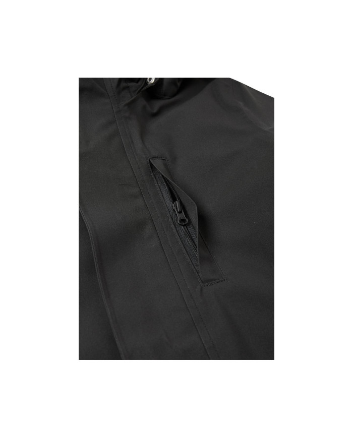 Bernumode | Reima: Зимняя куртка/парка Reimatec, Ajaton (160 г) 118,17 € Классическое, долговечное водонепроницаемое зимнее пальто для детей. Эта утепленная куртка поставляется с удобными деталями и большим количеством переработанных волокон. Название Ajaton по-фински означает «вневременный». Возрожденный старый Наапури.Познакомьтесь с водонепроницаемой зимней курткой Ajaton для детей, искусно созданной для вашего маленького искателя приключений. Эта куртка с полной водонепроницаемостью и проклеенными швами защищает от холода, гарантируя, что ваш ребенок останется сухим и комфортным. Прочный материал хорошо дышит и устойчив к воде и грязи, что делает уборку легкой. 100% переработанный утеплитель обеспечивает удобное тепло. Для дополнительного комфорта куртка имеет регулируемую талию, манжеты и безопасный съемный капюшон с отделкой из искусственного меха. Кроме того, она поставляется с двумя удобными карманами с клапанами и нагрудным карманом на молнии для их маленьких сокровищ. Хотя светоотражающие детали могут помочь сделать детей более заметными в темноте, было бы хорошей идеей повесить светоотражатель на петлю, которая спрятана под правым клапаном переднего кармана!
• Все швы герметичны, водонепроницаемы• Гладкая подкладка из полиэстера• Утеплитель Fellex®• Безопасный, съемный и регулируемый капюшон со съемной отделкой из искусственного меха• Регулируемые манжеты• Два кармана с клапанами• Нагрудный карман на молнии• Регулируемая талия