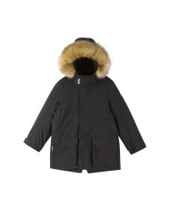 Bernumode | Reima: Зимняя куртка/парка Reimatec, Ajaton (160 г) 118,17 € Классическое, долговечное водонепроницаемое зимнее пальто для детей. Эта утепленная куртка поставляется с удобными деталями и большим количеством переработанных волокон. Название Ajaton по-фински означает «вневременный». Возрожденный старый Наапури.Познакомьтесь с водонепроницаемой зимней курткой Ajaton для детей, искусно созданной для вашего маленького искателя приключений. Эта куртка с полной водонепроницаемостью и проклеенными швами защищает от холода, гарантируя, что ваш ребенок останется сухим и комфортным. Прочный материал хорошо дышит и устойчив к воде и грязи, что делает уборку легкой. 100% переработанный утеплитель обеспечивает удобное тепло. Для дополнительного комфорта куртка имеет регулируемую талию, манжеты и безопасный съемный капюшон с отделкой из искусственного меха. Кроме того, она поставляется с двумя удобными карманами с клапанами и нагрудным карманом на молнии для их маленьких сокровищ. Хотя светоотражающие детали могут помочь сделать детей более заметными в темноте, было бы хорошей идеей повесить светоотражатель на петлю, которая спрятана под правым клапаном переднего кармана!
• Все швы герметичны, водонепроницаемы• Гладкая подкладка из полиэстера• Утеплитель Fellex®• Безопасный, съемный и регулируемый капюшон со съемной отделкой из искусственного меха• Регулируемые манжеты• Два кармана с клапанами• Нагрудный карман на молнии• Регулируемая талия