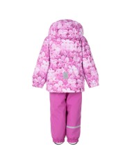 Bernumode | Lenne: Demi season set ROZA 80 g +  45 g €79.27 This set made of weatherproof Active fabric is suitable for smaller girls who love to be active outside and are not afraid of getting wet. The waterproof surface of the fabric is durable and comfortable as it protects from wind and rain, does not become deformed and handles regular washing, maintaining its original qualities. Wearing windproof and rainproof trousers under the jacket, it is an ideal choice for everyday outdoor games. The product design features reflective details, which make your child visible even when it is dark outside. The safe snap-fastened hood detaches from the product if it gets stuck.
Water column: 5 000/10 000 mm
Breathable: 5 000/10 000 g/m2/24h
Weatherproof set with adorable print upper part is suitable for wearing in spring-autumn period.



Upper part Active and lower part Active+. Our high-tech fabrics have a waterproof membrane which prevents water from coming through the product. At the same time it has the ability to evaporate sweat. ◆Water resistance: water column 5000/10 000 mm ◆Breathability: water vapour transmission rate 5000/10 000 g/m²/24h ◆Wind resistance: air permeability 0 l/m²s ◆Water and soil reprellency: DWR coating (Durable Water Repellent)




WARM ** insulation is the best choice for cool weather. Perfect for temperatures ...0 °C. This wadding is made of recycled materials, reducing the need to overly consume natural resources. Tip: Check the „feels like“ temperature. Factors like wind and humidity play a great role on how cold you feel and you might need to use an extra layer.



Loop for attaching the reflector.

