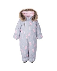 Bernumode | Lenne: Ziemas kombinezons DERRY 250 g 61,92 € 



ĪPAŠI SILTA ⁑⁑ izolācija ir labākā izvēle salniem laikapstākļiem. Elpojošs audums pasargā jūsu bērnu no svīšanas.  Piedāvā valkātājiem komfortu un kustību brīvību -1..-30°C.Pārlokāmas aproces, lai mazuļa rokas un kājas būtu siltas. Padoms: iegādājieties lielāku izmēru un salokiet aproces. Bērnam augot, izdalīsies mazas rociņas un kājas, un tām būs nepieciešams tikai cimdiņu pāris un zābaciņi.Mīksta un maiga odere ir izgatavota no dabīga materiāla, kas mierina un uztur jūsu mazuli siltu. Oeko-Tex standarta 100 audumi ir sertificēti bez kaitīgām ķīmiskām vielām, ir draudzīgi ādai un garantē auduma drošību.Atstarojošs audums, apdruka uz auduma atspīd tumsā un padara bērnu redzamāku
Īpaši silts ziemas kombinezons ar jautru apdruku ir lieliski piemērots ziemas prieku baudīšanai!
Silts ziemas kombinezons ar burvīgu apdruku ir krāšņs un ērts. Ziemas iedvesmoti raksti ir lieliski piemēroti sniega eņģeļu veidošanai un visu veidu ziemas prieku baudīšanai. Pielāgojiet kombinezonu, bērnam augot, salokot aproces uz rokām un kājām vai atlokot tās vaļā un pievienojot dūraiņus ar zābaciņiem. Elastīgās pēdu cilpas droši notur bikšu kājas uz zābaciņiem. Atstarojošās detaļas padara bērnu redzamu tumsā.









