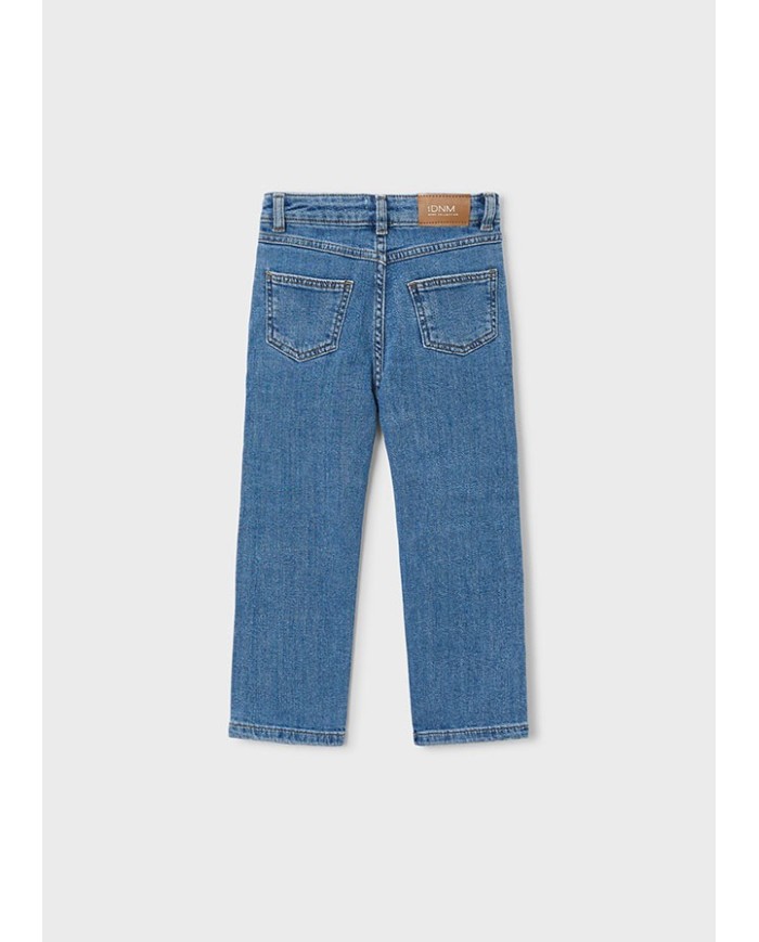 Bernumode | Mayoral: Джинсы на мальчика 22,23 € Удобные брюки с эластичным поясом и регулируемой резинкой на пуговицах внутри, чтобы обеспечить идеальную посадку. Выполнены из мягкой джинсовой ткани, легко сочетаются с любыми образами на каждый день. Практичный дизайн с несколькими карманами делает модель ещё более универсальной. Нейтральные тона и форма обеспечивают удобство и подходят как мальчикам, так и девочкам.