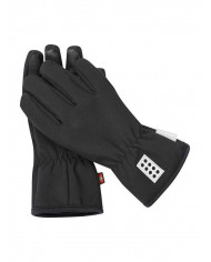 Bernumode | LEGO® Wear: Детские непромокаемые перчатки софтшелл, LWATLIN 705 22,28 € ПЕРЧАТКИ СОФТШЕЛЛ ДЛЯ МАЛЬЧИКОВ И ДЕВОЧЕК 
Эти перчатки из софтшелла отлично подходят в межсезонье. Используйте их ранней весной или осенью, чтобы руки вашего ребенка оставались в тепле даже прохладным утром. 
Перчатки LEGO® для мальчиков и девочек изготовлены из водоотталкивающей ткани Softshell и имеют мягкую внутреннюю часть из микрофлиса. 
ВОТ ПОЧЕМУ ВАМ ПОНРАВЯТСЯ ПЕРЧАТКИ 
• Перчатки имеют противоскользящий материал на ладонях для лучшего захвата. 
• На запястье имеется небольшой крючок, с помощью которого можно прикреплять перчатки друг к другу, когда они не используются – их не так легко потерять. 
• Перчатки из софтшелла оснащены сенсорным экраном на большом и указательном пальцах, чтобы ваш ребенок мог не снимать перчатки во время использования своего смартфона. 
Перчатки имеют эргономичный дизайн и эластичное запястье для оптимального прилегания. 
 Материал и уход 
Софтшелл с пропиткой из 100% полиэстера, микрофлиса плотностью 280 г/м². 
• 96 % полиэстер/4 % эластан, тканый. 
• Машинная стирка при 40° в теплой воде с похожими цветами. 
• Не подвергать химической чистке 
• Не гладить 
• Не сушить в сушильной машине, сушить на веревке в тени. 
• Не отбеливайте и не используйте моющие средства с оптическими отбеливателями. 
Технические характеристики 
• Эластичная резинка на запястье удерживает перчатку на месте. 
• Эластичная окантовка при открытии. 
• Мягкая подкладка из микрофлиса внутри перчаток.
 • Эргономичная посадка. 
• Водостойкий.
 • Ветрозащитный. 
• Противоскользящий материал PU на ладони для лучшего захвата. 
• Отражатель 3M Scotchlite. 
• Кончики пальцев, совместимые с сенсорным экраном, позволяют устройствам ощущать прикосновения, не снимая перчаток.
 • Водоотталкивающее покрытие Bionic Finish ECO на поверхности. 
• Ветрозащитный. Bernumode | LEGO® Wear: Детские непромокаемые перчатки софтшелл, LWATLIN 705 22,28 € ПЕРЧАТКИ СОФТШЕЛЛ ДЛЯ МАЛЬЧИКОВ И ДЕВОЧЕК 
Эти перчатки из софтшелла отлично подходят в межсезонье. Используйте их ранней весной или осенью, чтобы руки вашего ребенка оставались в тепле даже прохладным утром. 
Перчатки LEGO® для мальчиков и девочек изготовлены из водоотталкивающей ткани Softshell и имеют мягкую внутреннюю часть из микрофлиса. 
ВОТ ПОЧЕМУ ВАМ ПОНРАВЯТСЯ ПЕРЧАТКИ 
• Перчатки имеют противоскользящий материал на ладонях для лучшего захвата. 
• На запястье имеется небольшой крючок, с помощью которого можно прикреплять перчатки друг к другу, когда они не используются – их не так легко потерять. 
• Перчатки из софтшелла оснащены сенсорным экраном на большом и указательном пальцах, чтобы ваш ребенок мог не снимать перчатки во время использования своего смартфона. 
Перчатки имеют эргономичный дизайн и эластичное запястье для оптимального прилегания. 
 Материал и уход 
Софтшелл с пропиткой из 100% полиэстера, микрофлиса плотностью 280 г/м². 
• 96 % полиэстер/4 % эластан, тканый. 
• Машинная стирка при 40° в теплой воде с похожими цветами. 
• Не подвергать химической чистке 
• Не гладить 
• Не сушить в сушильной машине, сушить на веревке в тени. 
• Не отбеливайте и не используйте моющие средства с оптическими отбеливателями. 
Технические характеристики 
• Эластичная резинка на запястье удерживает перчатку на месте. 
• Эластичная окантовка при открытии. 
• Мягкая подкладка из микрофлиса внутри перчаток.
 • Эргономичная посадка. 
• Водостойкий.
 • Ветрозащитный. 
• Противоскользящий материал PU на ладони для лучшего захвата. 
• Отражатель 3M Scotchlite. 
• Кончики пальцев, совместимые с сенсорным экраном, позволяют устройствам ощущать прикосновения, не снимая перчаток.
 • Водоотталкивающее покрытие Bionic Finish ECO на поверхности. 
• Ветрозащитный.