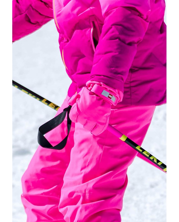 Bernumode | LEGO® Wear: Waterprooof gloves with membrane LWATLIN 700 €26.00 LEGO® Wear PLAY gloves for children
A pair of smart and functional ski gloves makes playing outside a lot more fun on cold and wet days. The many functional features make sure that your child’s fingers are kept dry and warm regardless of the weather.
The LEGO® Wear PLAY glove has an ergonomic fit and an elasticated wrist with a reflector and Velcro closure for an optimum fit. The glove entry is also elasticated to keep snow out. With a PU anti-slip material on the palms and fingertips for a better grip.
THIS IS WHY YOU WILL LOVE THE GLOVES

They are 100% windproof, windproof, and breathable
There is a buckle on the gloves for clicking them onto LEGO Wear jackets and snowsuit
The gloves have a soft isolating Thinsulate insulation¨
The gloves come in so many great colours

The gloves are made in a 100% windproof and breathable material. They have a waterproof and breathable Fan-Tex membrane between the inner and outer layer which makes the gloves 100% waterproof. The inner layer is a comfortable and insulating Thinsulate material.
The gloves can be hooked together at the wrist to keep the pair together when they are not in use. Safety break-away buckle for attaching the gloves to a snowsuit or jacket sleeve. The buckle releases when pulling the gloves, so that your child does not get stuck on anything.


Specifications

Adjustable strap at wrist with Velcro closure.
Elastic at wrist keeps the glove in place.
Soft elastic at opening.
Thinsulate insulation.
Soft microfleece lining inside gloves.
100% waterproof and breathable Fan-Tex membrane inside gloves.
Ergonomic fit.
PU anti-slip material on palm for better grip.
3M Scotchlite reflector.
Breakaway buckle only in size: 104 - 140.
Bionic Finish ECO water repellent finish on the surface.
Windproof.


