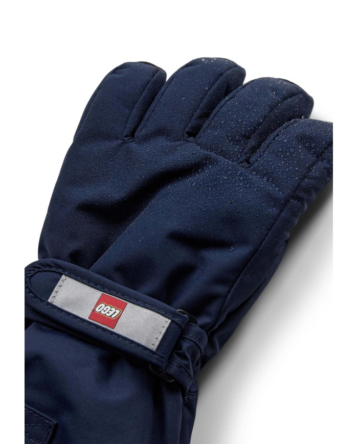 Bernumode | LEGO® Wear: Непромокаемые перчатки с мембраной LWATLIN 700 26,00 € 
Лыжные перчатки LEGO® для детей
Пара удобных и функциональных лыжных перчаток сделает игру на улице намного веселее в холодные и влажные дни. Множество функциональных особенностей перчаток PLAY гарантируют, что пальцы вашего ребенка будут сухими и теплыми независимо от погоды.
Зимние перчатки LEGO® имеют эргономичную посадку и эластичное запястье со светоотражателем и застежкой-липучкой для оптимальной посадки. Вход для перчаток также эластичен для защиты от снега. С противоскользящим полиуретановым материалом на ладонях и кончиках пальцев для лучшего захвата.
ВОТ ПОЧЕМУ ВАМ ПОНРАВЯТСЯ ПЕРЧАТКИ
Они водонепроницаемы, ветронепроницаемы и дышащие.
На перчатках имеется пряжка, позволяющая пристегивать их к курткам и зимним комбинезонам LEGO.
Перчатки имеют мягкий изолирующий утеплитель Thinsulate.
Перчатки представлены во многих великолепных цветах.
Перчатки изготовлены из 100% ветрозащитного и дышащего материала. Между внутренним и внешним слоем имеется водонепроницаемая и дышащая мембрана Fan-Tex, которая делает перчатки на 100% водонепроницаемыми. Внутренний слой выполнен из комфортного и изолирующего материала Thinsulate.
Безопасная отрывная пряжка размера 104–140 для крепления перчаток к рукаву зимнего комбинезона или куртки. Пряжка расстегивается при натягивании перчаток, поэтому ваш ребенок ни за что не застрянет.
Выбирайте между множеством потрясающих цветов.
 Bernumode | LEGO® Wear: Непромокаемые перчатки с мембраной LWATLIN 700 26,00 € 
Лыжные перчатки LEGO® для детей
Пара удобных и функциональных лыжных перчаток сделает игру на улице намного веселее в холодные и влажные дни. Множество функциональных особенностей перчаток PLAY гарантируют, что пальцы вашего ребенка будут сухими и теплыми независимо от погоды.
Зимние перчатки LEGO® имеют эргономичную посадку и эластичное запястье со светоотражателем и застежкой-липучкой для оптимальной посадки. Вход для перчаток также эластичен для защиты от снега. С противоскользящим полиуретановым материалом на ладонях и кончиках пальцев для лучшего захвата.
ВОТ ПОЧЕМУ ВАМ ПОНРАВЯТСЯ ПЕРЧАТКИ
Они водонепроницаемы, ветронепроницаемы и дышащие.
На перчатках имеется пряжка, позволяющая пристегивать их к курткам и зимним комбинезонам LEGO.
Перчатки имеют мягкий изолирующий утеплитель Thinsulate.
Перчатки представлены во многих великолепных цветах.
Перчатки изготовлены из 100% ветрозащитного и дышащего материала. Между внутренним и внешним слоем имеется водонепроницаемая и дышащая мембрана Fan-Tex, которая делает перчатки на 100% водонепроницаемыми. Внутренний слой выполнен из комфортного и изолирующего материала Thinsulate.
Безопасная отрывная пряжка размера 104–140 для крепления перчаток к рукаву зимнего комбинезона или куртки. Пряжка расстегивается при натягивании перчаток, поэтому ваш ребенок ни за что не застрянет.
Выбирайте между множеством потрясающих цветов.