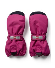 Bernumode | LEGO® Wear: Детские непромокаемые варежки с мембраной, LWATLIN 706 26,00 € Варежки LEGO® для мальчиков и девочек 
В этих теплых варежках вы хорошо защищены от холода и дождя благодаря водонепроницаемой и дышащей мембране. Тогда игра не имеет границ! 
Детские варежки LEGO® изготовлены из 100% ветрозащитного и дышащего материала. Между внутренним и внешним слоем имеется водонепроницаемая и дышащая мембрана Fan-Tex, что делает их на 100% водонепроницаемыми. Внутренний слой выполнен из комфортного и изолирующего материала Thinsulate. 
ВОТ ПОЧЕМУ ВАМ ПОНРАВЯТСЯ ВАРЕЖКИ  

Варежки PLAY имеют эргономичную посадку и эластичное запястье со светоотражателем и застежкой-липучкой для оптимальной посадки.  
Варежки водонепроницаемые, дышащие и ветрозащитные.  
С противоскользящим полиуретановым материалом на ладонях и кончиках пальцев для лучшего захвата. 
  Варежку можно прикрепить к рукаву зимней куртки или зимнего комбинезона LEGO, чтобы она не потерялась (только размеры 104–140).

 Эластичное запястье со светоотражателем и застежкой-липучкой для оптимальной посадки. Вход в рукавицы также эластичен для защиты от снега. Варежка имеет эргономичную посадку и противоскользящий материал из полиуретана на ладонях и кончиках пальцев для лучшего захвата. 
Безопасная отрывная пряжка размера 104–140 для крепления варежек к рукаву зимнего комбинезона или куртки. Пряжка расстегивается при натягивании варежек, поэтому ваш ребенок ни на чем не застрянет. Варежки можно соединить на запястье, чтобы пара оставалась вместе, когда они не используются. 
Выбирайте между множеством великолепных цветов