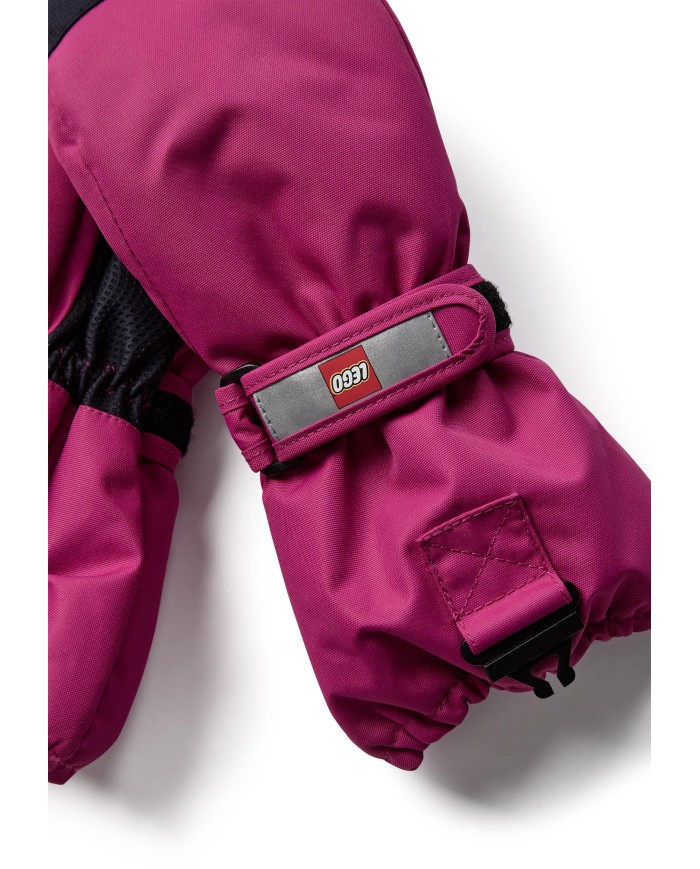 Bernumode | LEGO® Wear: Kids' waterprooof mittens with membrane, LWATLIN 706 €26.00 LEGO® mittens for boys and girlsWith these warm mittens, you are well protected from cold and rain thanks to a waterproof and breathable membrane. Then, play has no limits!The LEGO® mittens for children are made in a 100% windproof and breathable material. They have a waterproof and breathable Fan-Tex membrane between the inner and outer layer which makes them 100% waterproof. The inner layer is a comfortable and insulating Thinsulate material.THIS IS WHY YOU WILL LOVE THE MITTENS    The PLAY mitten has an ergonomic fit and an elasticated wrist with a reflector and hook and loop closure for an optimum fit    The mittens are waterproof, breathable, and windproof    With a PU anti-slip material on the palms and fingertips for a better grip    You can click the mitten onto the sleeve of the LEGO winter jacket or snowsuit so that it doesn’t get lost (size 104-140 only)Elasticated wrist with a reflector and hook and loop closure for an optimum fit. The mitten entry is also elasticated to keep snow out. The mitten has an ergonomic fit and a PU anti-slip material on the palms and fingertips for a better grip.Safety break-away buckle in size 104-140 for attaching the mittens to a snowsuit or jacket sleeve. The buckle releases when pulling the mittens, so that your child does not get stuck on anything. The mittens can be hooked together at the wrist to keep the pair together when they are not in use.Choose between lots of great colours Bernumode | LEGO® Wear: Kids' waterprooof mittens with membrane, LWATLIN 706 €26.00 LEGO® mittens for boys and girlsWith these warm mittens, you are well protected from cold and rain thanks to a waterproof and breathable membrane. Then, play has no limits!The LEGO® mittens for children are made in a 100% windproof and breathable material. They have a waterproof and breathable Fan-Tex membrane between the inner and outer layer which makes them 100% waterproof. The inner layer is a comfortable and insulating Thinsulate material.THIS IS WHY YOU WILL LOVE THE MITTENS    The PLAY mitten has an ergonomic fit and an elasticated wrist with a reflector and hook and loop closure for an optimum fit    The mittens are waterproof, breathable, and windproof    With a PU anti-slip material on the palms and fingertips for a better grip    You can click the mitten onto the sleeve of the LEGO winter jacket or snowsuit so that it doesn’t get lost (size 104-140 only)Elasticated wrist with a reflector and hook and loop closure for an optimum fit. The mitten entry is also elasticated to keep snow out. The mitten has an ergonomic fit and a PU anti-slip material on the palms and fingertips for a better grip.Safety break-away buckle in size 104-140 for attaching the mittens to a snowsuit or jacket sleeve. The buckle releases when pulling the mittens, so that your child does not get stuck on anything. The mittens can be hooked together at the wrist to keep the pair together when they are not in use.Choose between lots of great colours