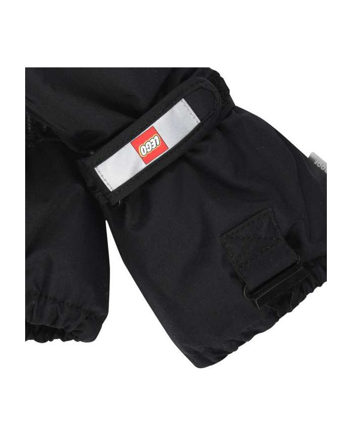 Bernumode | LEGO® Wear: Bērnu ūdensnecaurlaidīgi cimdi ar membrānu, LWATLIN 706 26,00 € LEGO® dūraiņi zēniem un meitenēm 
Ar šiem siltiem dūraiņiem jūs esat labi pasargāts no aukstuma un lietus, pateicoties ūdensizturīgajai un elpojošajai membrānai. Tad spēlei nav ierobežojumu! 
LEGO® dūraiņi bērniem ir izgatavoti no 100% vēja necaurlaidīga un elpojoša materiāla. Tiem ir ūdensnecaurlaidīga un elpojoša Fan-Tex membrāna starp iekšējo un ārējo slāni, kas padara tos 100% ūdensizturīgus. Iekšējais slānis ir ērts un izolējošs Thinsulate materiāls. 
TĀPĒC JUMS PATĪKĀS DŪRAINI 
  PLAY dūraiņam ir ergonomisks piegulums un elastīga plaukstas locītava ar atstarotāju un āķa un cilpas aizdari optimālai piegulēšanai 
  Cimdi ir ūdensnecaurlaidīgi, elpojoši un vēja necaurlaidīgi  
Ar PU pretslīdes materiālu plaukstās un pirkstu galos labākai satvērienai 
  Jūs varat uzklikšķināt dūraiņu uz LEGO ziemas jakas vai sniega tērpa piedurknes, lai tas nepazustu (tikai 104-140 izmēram) 
Elastīga plaukstas locītava ar atstarotāju un āķa un cilpas aizdari optimālai piegulēšanai. Cimda ieeja ir arī elastīga, lai neļautu sniegam. Cimdam ir ergonomisks piegulums un PU neslīdošs materiāls plaukstās un pirkstu galos, lai nodrošinātu labāku satvērienu. 
Drošības atdalāma sprādze 104-140 izmēram dūraiņu piestiprināšanai pie sniega tērpa vai jakas piedurknes. Sprādze atlaižas, velkot dūraiņus, lai jūsu bērns ne uz ko neaizķertos. Cimdus var sasiet kopā plaukstas locītavā, lai pāris būtu kopā, kad tos nelieto.
 Izvēlieties starp daudzām lieliskām krāsām Bernumode | LEGO® Wear: Bērnu ūdensnecaurlaidīgi cimdi ar membrānu, LWATLIN 706 26,00 € LEGO® dūraiņi zēniem un meitenēm 
Ar šiem siltiem dūraiņiem jūs esat labi pasargāts no aukstuma un lietus, pateicoties ūdensizturīgajai un elpojošajai membrānai. Tad spēlei nav ierobežojumu! 
LEGO® dūraiņi bērniem ir izgatavoti no 100% vēja necaurlaidīga un elpojoša materiāla. Tiem ir ūdensnecaurlaidīga un elpojoša Fan-Tex membrāna starp iekšējo un ārējo slāni, kas padara tos 100% ūdensizturīgus. Iekšējais slānis ir ērts un izolējošs Thinsulate materiāls. 
TĀPĒC JUMS PATĪKĀS DŪRAINI 
  PLAY dūraiņam ir ergonomisks piegulums un elastīga plaukstas locītava ar atstarotāju un āķa un cilpas aizdari optimālai piegulēšanai 
  Cimdi ir ūdensnecaurlaidīgi, elpojoši un vēja necaurlaidīgi  
Ar PU pretslīdes materiālu plaukstās un pirkstu galos labākai satvērienai 
  Jūs varat uzklikšķināt dūraiņu uz LEGO ziemas jakas vai sniega tērpa piedurknes, lai tas nepazustu (tikai 104-140 izmēram) 
Elastīga plaukstas locītava ar atstarotāju un āķa un cilpas aizdari optimālai piegulēšanai. Cimda ieeja ir arī elastīga, lai neļautu sniegam. Cimdam ir ergonomisks piegulums un PU neslīdošs materiāls plaukstās un pirkstu galos, lai nodrošinātu labāku satvērienu. 
Drošības atdalāma sprādze 104-140 izmēram dūraiņu piestiprināšanai pie sniega tērpa vai jakas piedurknes. Sprādze atlaižas, velkot dūraiņus, lai jūsu bērns ne uz ko neaizķertos. Cimdus var sasiet kopā plaukstas locītavā, lai pāris būtu kopā, kad tos nelieto.
 Izvēlieties starp daudzām lieliskām krāsām