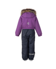 Bernumode | LENNE: Зимний комбинезон KERT 180 г 89,26 € ОЧЕНЬ ТЕПЛЫЙ ⁂ утеплитель — лучший выбор для холодной погоды. Идеально подходит для температур -15..-5°C.Нижние швы комбинезона проклеены для дополнительной защиты от влаги.Манжеты с мягкой меховой подкладкой. Эта уникальная деталь для верхней одежды защищает нежную кожу вашего ребенка от трения о прочную и долговечную ткань. Отдайте предпочтение этому незаменимому решению при выборе верхней одежды.Петля для крепления светоотражателя.При выборе зимней одежды для детского сада следует отдать предпочтение комбинезону!Двухцветный зимний комбинезон Lenne — это верхняя одежда со спортивным дизайном, которая идеально подходит для повседневной носки. Водонепроницаемая ткань ActivePlus обеспечивает защиту от непогоды, а легкий зимний утеплитель дает свободу движений. Комбинезон удобно носить, так как универсальный зимний костюм не смещается, даже когда ребенок кувыркается на снегу. В комбинезоне есть два кармана, в которых можно хранить пачку салфеток. Светоотражающие детали делают вашего ребенка заметным даже в самую темную зиму. Зимний комбинезон имеет регулируемые, съемные эластичные петли на щиколотках, которые надежно удерживают штанины на обуви. Капюшон на безопасной кнопке отстегивается от изделия, если застревает.

