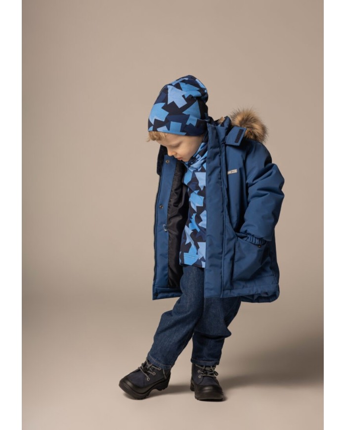 Bernumode | Lenne: Jacket/Parka EDDY 250 g €84.56 Water column: 10 000 mm
Breathable: 10 000 g/m²/24h
Water and soil reprellency: DWR coating (Durable Water Repellent)
BEST SELLER! Boys’ winter parka with luxurious fur
Parka made of highly durable fabric with extra warm wadding!

The childrens’ parka is longer in the back and made of highly waterproof and breathable ActivePlus fabric, which ensures maximum comfort at all times. The waterproof surface of the fabric protects from wind, rain and snow, does not become deformed and handles regular washing, maintaining its initial qualities. The design of the parka features reflective details, which make your child visible even in the darkest of winters. The safe snap-fastened hood detaches from the product if it gets stuck.