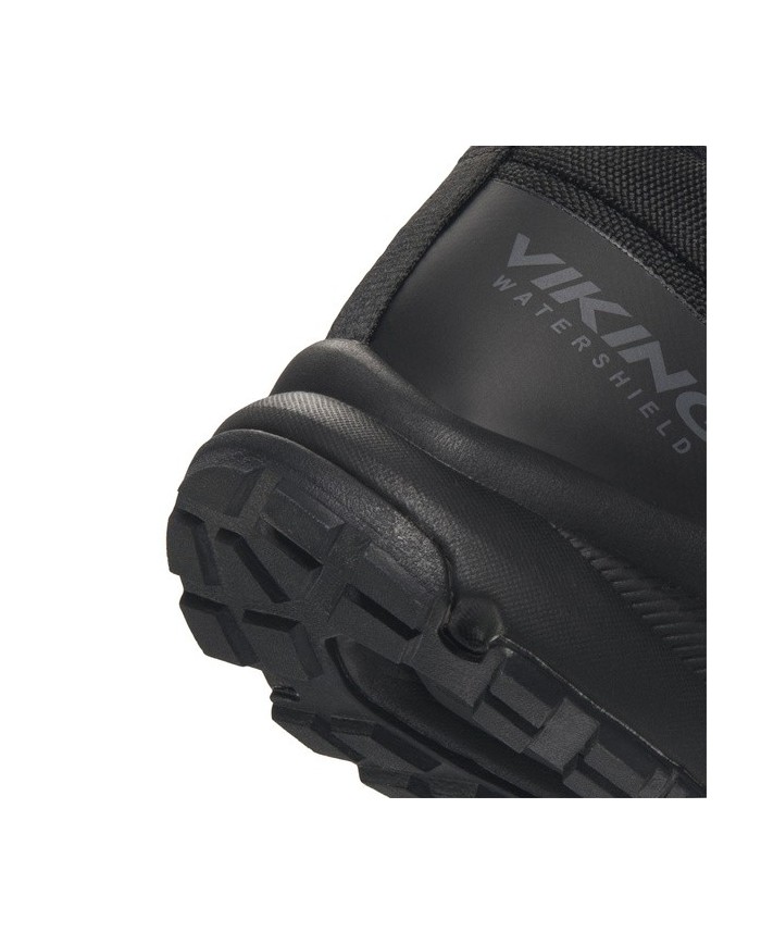 Bernumode | Viking: Stride Mid Fleece BOA WP M Black — долговечная, утепленная и водонепроницаемая обувь 77,69 € Прочные, утеплённые и водонепроницаемые ботинки средней высоты
Будь уверен в каждом шаге — как на тропе, так и за её пределами — с этими универсальными водонепроницаемыми гибридными ботинками. Стильный и поддерживающий верх из сетчатого материала с усиленными вставками в области носка и пятки обеспечивает надёжность и комфорт. Система BOA® гарантирует точную и быструю фиксацию обуви на ноге.
Фирменная мембрана Watershield от Viking, не содержащая ПФАС, защищает ноги от влаги и сохраняет комфорт даже в сырую погоду. Специально разработанная подошва с rocker-эффектом обеспечивает плавный перекат с пятки на носок и снижает сопротивление при ходьбе.
Для максимального сцепления и гибкости резиновая подошва оснащена зонами с усиленным протектором и гибкими каналами для естественного движения стопы.

Размерная таблица

 


Размер
Длина стельки, см


44
28.3


45
29.0




























