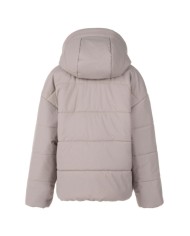 Bernumode | Lenne: Ziemas jaka meitenei MICHIKO 250 g 118,10 € Plaša un stilīga ziemas jaka – ideāli piemērota aukstam laikam!
Meiteņu jaka ir izgatavota no mīksta, laikapstākļiem izturīga materiāla ar brīvāku piegriezumu. Jakas priekšpusē ir divas dziļas kabatas atslēgām un mobilajam tālrunim.
Augsto tehnoloģiju audums Active+ nodrošina maksimālu aizsardzību pat vismainīgākajos laikapstākļos – tā membrāna ir ūdensnecaurlaidīga, bet elpojoša, ļaujot mitrumam izkļūt no ķermeņa.Ūdensnecaurlaidība — 10 000 mm, elpojamība — 10 000 g/m²/24 h, vēja necaurlaidība un DWR apstrāde nodrošina, ka valkātājs vienmēr paliek silts un sauss.
Cilpa atstarotāja piestiprināšanai.
Ražots Igaunijā!Mūsu apģērbs, kas izstrādāts un ražots Ziemeļeiropā, apvieno augstu kvalitāti, mūžīgu dizainu un atbildīgu amatniecību. Izvēloties Igaunijā ražotu apģērbu, jūs atbalstāt ilgtspējīgu Eiropas ražošanu ar godīgiem darba apstākļiem un minimālu transporta ietekmi uz vidi.Apzināta izvēle tiem, kas novērtē kvalitāti, ētiku un ilgtspējību.

