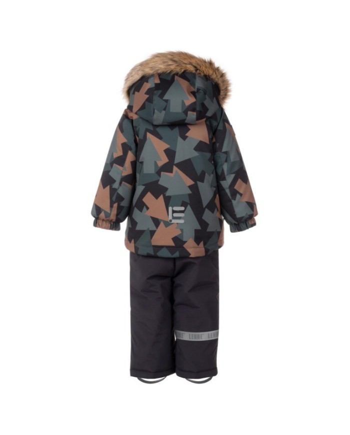 Bernumode | Lenne: Set LEAF  330 g +  150 g €83.90 Weatherproof and warm winter set,with reflective fabric upper part 
Warm winter jacket in unique print combined with padded classical winter pants with suspenders is a great looking and practical outfit for wintertime outdoor activities. The hooded jacket has two side pockets  that fit a pack of handkerchiefs and all the special stones that the little one happened to discover. Adjustable suspenders guarantee the best fit to a growing child. High waisted pants keep the child warm even during the most active play. Pants with elastic cuffs and detachable ankle loops stay securely on the boots. The design features reflective details that make child visible in the dark. The snap-fastened hood is safe as it easily detaches from the product in case it gets stuck.
The high-tech Active+ fabric provides maximum protection even in the most changeable weather – its membrane is waterproof yet breathable, allowing moisture to escape from the body. With a waterproof rating of 10,000 mm, breathability of 10,000 g/m²/24 h, windproof performance, and a DWR-treated water-repellent surface, it keeps the wearer warm and dry in any situation.
EXTRA WARM – perfect for extreme cold, down to –30 °C. Keeps warm while breathable materials help prevent overheating. The padding is made from recycled materials.
Soft fur in the collar, hood and sleeve ends protects the delicate skin from rubbing, making the product extra comfortable.
 Bernumode | Lenne: Set LEAF  330 g +  150 g €83.90 Weatherproof and warm winter set,with reflective fabric upper part 
Warm winter jacket in unique print combined with padded classical winter pants with suspenders is a great looking and practical outfit for wintertime outdoor activities. The hooded jacket has two side pockets  that fit a pack of handkerchiefs and all the special stones that the little one happened to discover. Adjustable suspenders guarantee the best fit to a growing child. High waisted pants keep the child warm even during the most active play. Pants with elastic cuffs and detachable ankle loops stay securely on the boots. The design features reflective details that make child visible in the dark. The snap-fastened hood is safe as it easily detaches from the product in case it gets stuck.
The high-tech Active+ fabric provides maximum protection even in the most changeable weather – its membrane is waterproof yet breathable, allowing moisture to escape from the body. With a waterproof rating of 10,000 mm, breathability of 10,000 g/m²/24 h, windproof performance, and a DWR-treated water-repellent surface, it keeps the wearer warm and dry in any situation.
EXTRA WARM – perfect for extreme cold, down to –30 °C. Keeps warm while breathable materials help prevent overheating. The padding is made from recycled materials.
Soft fur in the collar, hood and sleeve ends protects the delicate skin from rubbing, making the product extra comfortable.
