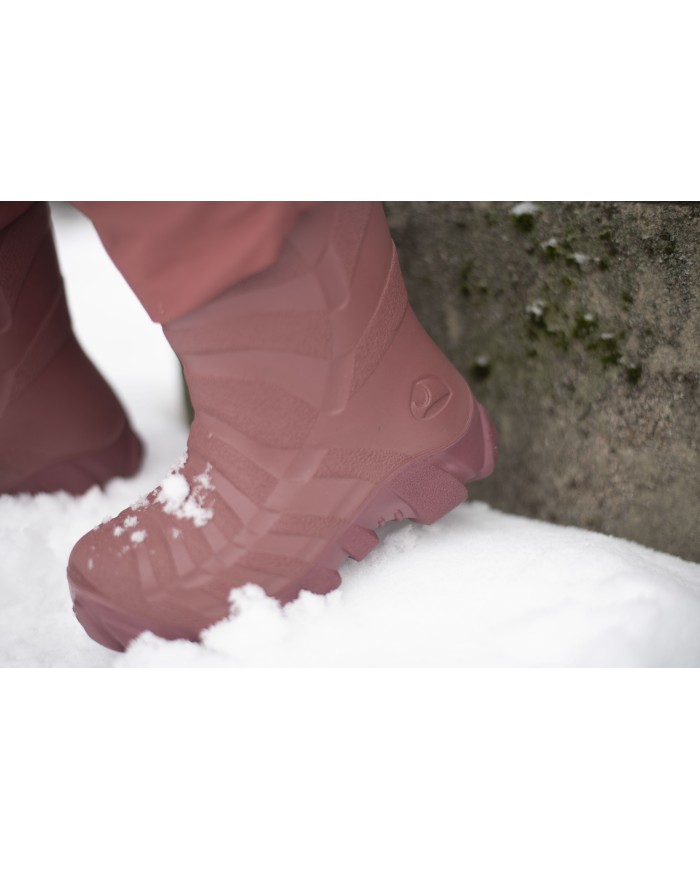 Bernumode | Viking: Ultra Warm - Classic thermo boot €37.11 Details: •Wool-blend lining; •Designed for Scandinavian winters; •Easy slip on/off; •Additional toe reinforcement; •Easy slip on/off; •Removable insole.
A modern classic - Ultra Warm is quick to get on and off and easy to clean and 40% lighter than comparable PVC or rubber boots and offers 25 times more insulation than normal PU boots Combined with a lofty wool blend lining, Ultra Warm keeps feet warm down to -20°C Viking's Nordic last leaves some extra space for the toes and stays comfortable all day long Thick PU soles with robust lugs grip the ground  and deliver reliability stability on snow and ice.
Size table

 


Size
Size mm


23
15.6


24
16.3


25
17


26
17.6


27
18.3


28
19


29
19.7


30
20.4


31
21


32
21.7


33
22.3


34
22.9


35
23.6


36
24.2


