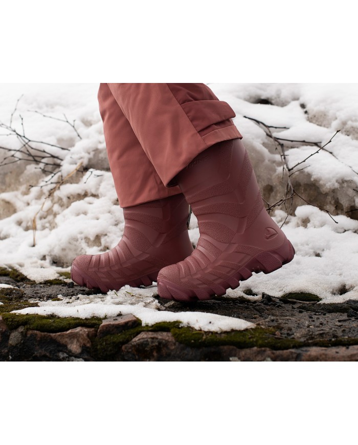 Bernumode | Viking: Ultra Warm - Classic thermo boot €37.11 Details: •Wool-blend lining; •Designed for Scandinavian winters; •Easy slip on/off; •Additional toe reinforcement; •Easy slip on/off; •Removable insole.
A modern classic - Ultra Warm is quick to get on and off and easy to clean and 40% lighter than comparable PVC or rubber boots and offers 25 times more insulation than normal PU boots Combined with a lofty wool blend lining, Ultra Warm keeps feet warm down to -20°C Viking's Nordic last leaves some extra space for the toes and stays comfortable all day long Thick PU soles with robust lugs grip the ground  and deliver reliability stability on snow and ice.
Size table

 


Size
Size mm


23
15.6


24
16.3


25
17


26
17.6


27
18.3


28
19


29
19.7


30
20.4


31
21


32
21.7


33
22.3


34
22.9


35
23.6


36
24.2


