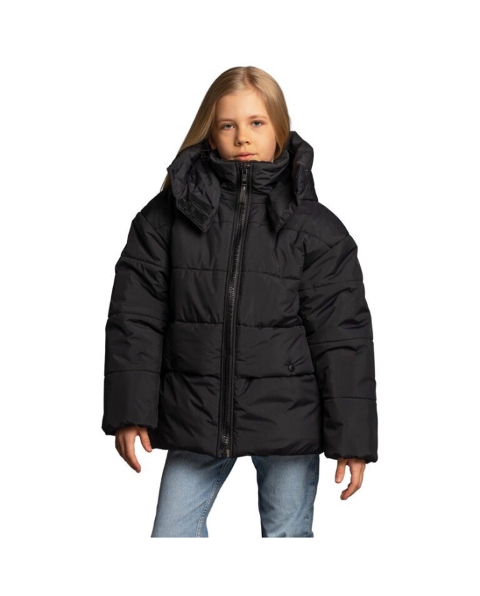 Bernumode | Lenne: Ziemas jaka meitenei MICHIKO 250 g 118,10 € Plaša un stilīga ziemas jaka – ideāli piemērota aukstam laikam!
Meiteņu jaka ir izgatavota no mīksta, laikapstākļiem izturīga materiāla ar brīvāku piegriezumu. Jakas priekšpusē ir divas dziļas kabatas atslēgām un mobilajam tālrunim.
Augsto tehnoloģiju audums Active+ nodrošina maksimālu aizsardzību pat vismainīgākajos laikapstākļos – tā membrāna ir ūdensnecaurlaidīga, bet elpojoša, ļaujot mitrumam izkļūt no ķermeņa.Ūdensnecaurlaidība — 10 000 mm, elpojamība — 10 000 g/m²/24 h, vēja necaurlaidība un DWR apstrāde nodrošina, ka valkātājs vienmēr paliek silts un sauss.
Cilpa atstarotāja piestiprināšanai.
Ražots Igaunijā!Mūsu apģērbs, kas izstrādāts un ražots Ziemeļeiropā, apvieno augstu kvalitāti, mūžīgu dizainu un atbildīgu amatniecību. Izvēloties Igaunijā ražotu apģērbu, jūs atbalstāt ilgtspējīgu Eiropas ražošanu ar godīgiem darba apstākļiem un minimālu transporta ietekmi uz vidi.Apzināta izvēle tiem, kas novērtē kvalitāti, ētiku un ilgtspējību.

