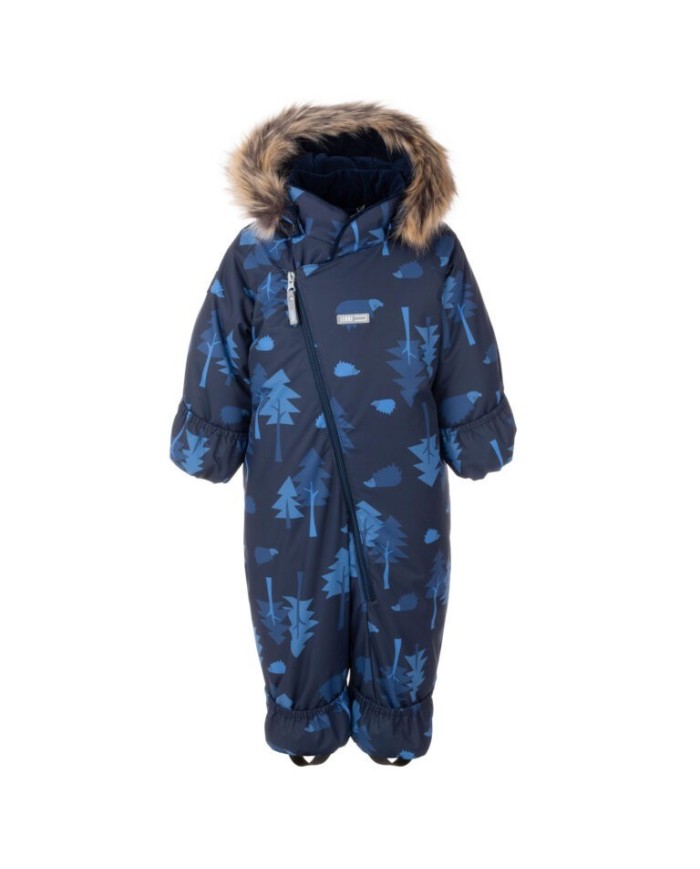 Bernumode | LENNE: Зимний комбинезон DERRY 250 г 69,36 € Утеплитель EXTRA WARM ⁑⁑ — лучший выбор для морозной погоды. Дышащая ткань не дает ребенку потеть. Теплоудерживающая способность намного выше, чем у обычного утеплителя. Обеспечивает комфорт и свободу движений при температуре от -1 до -30 °C.Отвороты манжет, чтобы держать руки и ноги вашего ребенка в тепле. Совет: купите больший размер и отверните манжеты. По мере роста ребенка маленькие ручки и ножки вылезут наружу, и вам понадобится всего лишь пара варежек и пинеток.Мягкая и нежная подкладка из натурального материала, который успокаивает и сохраняет тепло вашего ребенка. Ткани Standard 100 от Oeko-Tex сертифицированы как не содержащие вредных химических веществ, не вызывают раздражения кожи и гарантируют безопасность ткани.Светоотражающая ткань, принт на ткани отражается в темноте и делает ребенка более заметным
Очень теплый зимний комбинезон с веселым принтом идеально подойдет для наслаждения зимними развлечениями!
Теплый зимний комбинезон с очаровательным принтом великолепен и удобен. Зимние узоры идеально подходят для создания снежных ангелов и наслаждения всеми видами зимних развлечений. Отрегулируйте комбинезон по мере роста ребенка, сложив манжеты на руках и ногах или расстегнув их и добавив варежки с пинетками. Эластичные шлевки надежно удерживают штанины на пинетках. Светоотражающие детали делают ребенка заметным в темноте.

