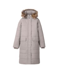 Bernumode | Lenne: Ziemas mētelis LILIAN 250 g 101,09 € Plats un pagarināts ziemas mētelis — ideāli piemērots aukstam laikam!
Meiteņu mētelis ir izgatavots no mīksta, laikapstākļiem izturīga materiāla, un tam ir paplašināts dizains. Mēteļa priekšpusē ir divas dziļas kabatas atslēgām un mobilajam telefonam. Garais rāvējslēdzējs priekšā ir ērts, jo to var atvērt no abām pusēm. Piedurkņu galos ir silts un mīksts flīss, kas pasargā no aukstuma.
Augsto tehnoloģiju Active+ audums nodrošina maksimālu aizsardzību pat vismainīgākajos laikapstākļos — membrāna ir ūdensnecaurlaidīga, bet elpojoša, ļaujot mitrumam iztvaikot no ķermeņa. Ūdensizturība — 10 000 mm, elpojamība — 10 000 g/m²/24 h, aizsardzība pret vēju un DWR ūdeni atgrūdošs pārklājums palīdz saglabāt siltumu un sausumu jebkuros apstākļos.
ĪPAŠI SILTS — ideāli piemērots ļoti aukstam laikam, līdz –30 °C. Uztur siltumu, bet elpojošie materiāli novērš pārkaršanu. Pildījums izgatavots no pārstrādātiem materiāliem.


Mīksta kažokāda oderējums


Cilpa atstarotāja piestiprināšanai


