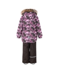 Bernumode | Lenne: Set RIMONA  330 g +  150 g €87.87 Rough weather conditions of Estonia and the Nordic Countries, which make very high demands on children's clothing, are the foundation grounds of creating any new model. High-tech fabrics are used in order to fulfill all the requirements of the well-being of a happy child in any circumstance.Lenne's main goals in product development are safety, comfort, practicality and easy caring.
Active products are: light weighted, wind resistant and warm, breathable and water resistant, durable, safe, with exceptional design, easily cleanable.
Lenne is using Isosoft insulation material, which is presently the best new generation insulation which has a two times higher warmth maintenance coefficient and the technology applied in it allows for the volume of the insulation to be decreased four times in relation to the traditional insulation. Isosoft is rarely used in the manufacturing of childrens’ clothing due to its price. It ensures the unique comfort of warmth, it maintains warmth at the child’s skin and prevents the cold from entering inside, thanks to the unique micro-porous structure. Moreover, it allows the child to move freely and unhampered. The product’s great advantage is the fact that it effectively removes moisture to the outside, which additionally increases the comfort of use.Isosoft guarantees the effect of thermal insulation and lightness of the material through the special insulation components – these components are made up of thousands of individual fibres in the shape of a hollow tube. The material is as light as down and it is also very elastic – it returns to its original shape after compression or washing.
Water column: 5 000/10 000 mm
Breathable: 5 000/10 000 g/m2/24h
Girls’ winter set.
Weatherproof set with reflective print upper part is suitable for wearing in winter period 
Lenne girls’ winter set is water-, wind- and rainproof. The trousers with adjustable braces keep your child’s back warm even during active play.  The product design features reflective details, which make your child visible even in the darkest of winters. The safe snap-fastened hood detaches from the product if it gets stuck.
Our high-tech Active+ fabric has a waterproof membrane which prevents water from coming through the product. At the same time it has the ability to evaporate sweat. ◆Water resistance: water column 5 000/10 000 mm ◆Breathability: water vapour transmission rate 5 000/10 000 g/m²/24h ◆Wind resistance: air permeability 0 l/m²s ◆Water and soil reprellency: DWR coating (Durable Water Repellent)
EXTRA WARM ⁑⁑ insulation is the best choice for frosty weather. Breathable fabric keeps your child from sweating. Heat retaining capacity is much higher than in usual wadding. Offers wearers comfort and freedom of movement in -1..-30°C.
Cuff with soft fur lining. This unique detail for outdoor clothing protects your kids gentle skin from rubbing against strong and durable fabric. Prefer this irreplaceable solution when choosing an outdoor garment.

Loop for attaching the reflector.
