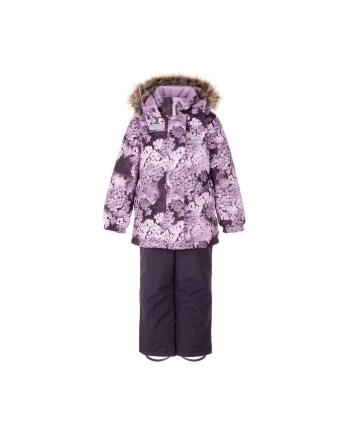 Bernumode | LENNE: Зимний комплект RIMONA 330 г +  150 г 101,75 € В изготовлении одежды Active учитываются преобладающие в Эстонии и Северных странах погодные условия, предъявляющие к изделиям особо высокие требования. Используются специально изготовленные высокотехнологичные ткани, предохраняющие ребенка от переохлаждения, практичные в эксплуатации и легкие в уходе. Основными целями развития продукции Lenne являются безопасность, удобство, простота в уходе, практичность.Ткань-Active – водонепроницаемая дышащая ткань. Изделия из серии Active: легки по весу, ветрозащитные и теплые, дышащие, водоотталкивающие, прочные и легки в уходе.Водостойкость: 5 000/10 000 ммВоздухопроводимость: 5 000/10 000 g/m2/24h
Зимний комплект для девочки.
Всепогодный комплект со светоотражающим принтом в верхней части подходит для ношения в зимний период.
Зимний комплект Lenne для девочек защищен от воды, ветра и дождя. Брюки с регулируемыми подтяжками согревают спину вашего ребенка даже во время активной игры. В дизайне изделия присутствуют светоотражающие детали, которые сделают вашего ребенка заметным даже в самую темную зиму. Надежный капюшон на кнопках отстегивается от изделия, если оно застревает.
Высокотехнологичная ткань Active+ имеет водонепроницаемую мембрану, которая предотвращает проникновение воды через изделие. При этом он обладает способностью испарять пот. ◆Водонепроницаемость: водяной столб 5 000/10 000 мм ◆Воздухопроницаемость: паропроницаемость 5 000/10 000 г/м²/24ч ◆Ветрозащита: воздухопроницаемость 0 л/м²с ◆Водо- и грязеотталкивание: покрытие DWR (Durable Water Repellent)
Утеплитель EXTRA WARM ⁑⁑ – лучший выбор для морозной погоды. Дышащая ткань не дает вашему ребенку потеть. Теплоудерживающая способность намного выше, чем у обычной ваты. Обеспечивает комфорт и свободу движений при температуре от -1 до -30°C. 
Манжет с подкладкой из мягкого меха. Эта уникальная деталь для верхней одежды защитит нежную кожу вашего малыша от трения о прочную и износостойкую ткань. Отдайте предпочтение этому незаменимому решению при выборе верхней одежды.
Петля для крепления отражателя.
