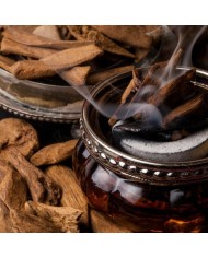 Bernumode | YODEYMA: Silk Elixir Miniperfume 15мл 7,60 € Аромат, который останавливает время, оставляя ощущение вечности в каждой капле. Парфюм, созданный, чтобы передать саму суть настоящего: неотразимую, нежную и деликатную.
Основные ноты:
Верхняя нотаФиалка
Сердечная нотаУд
Базовая нотаДамасская роза
