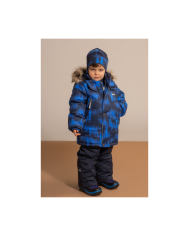 Bernumode | Lenne: Ziemas komplekts CITY  330 g +  150 g 99,11 € Komplekts visiem laikapstākļiem ar atstarojošu rakstu augšpusir piemērots valkāšanai ziemas periodā 
Lenne ziemas komplekts ir ūdens, vēja un lietus necaurlaidīgs. Bikses ar regulējamām lencēm uztur jūsu bērna muguru siltu pat aktīvas rotaļas laikā. Produkta dizainā ir atstarojošas detaļas, kas padara jūsu bērnu redzamu pat vistumšākajā ziemā. Drošu kapuci uz pogām atpogā no izstrādājuma, ja tas iestrēgs 
 
ĪPAŠI SILTA ⁑⁑ izolācija ir vislabākā izvēle salam. Piedāvā valkātājiem komfortu un kustību brīvību -1..-30°C. 
Manšete ar mīkstu kažokādas oderi. Šī unikālā āra apģērba detaļa aizsargā jūsu bērnu maigo ādu no berzes pret stipru un izturīgu audumu. Izvēloties āra apģērbu, dodiet priekšroku šim neaizvietojamajam risinājumam. 
Cilpa atstarotāja piestiprināšanai.
