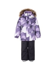 Bernumode | LENNE: Зимний комплект SHAYN 330 г +  150 г 108,11 € Стильный и всепогодный зимний комплект!❄️
Тёплая куртка с ярким, привлекающим внимание рисунком в сочетании с классическими однотонными зимними штанами создаёт стильный и практичный зимний комплект для прогулок. Комплект выполнен из ткани ActivePlus — прочной, ветрозащитной и водонепроницаемой. Тёплая подкладка позволяет без забот сидеть в сугробах или часами проводить время на лыжных и саночных трассах. Регулируемые штаны-полукомбинезон сохраняют спину ребёнка в тепле даже во время активных игр. В дизайне предусмотрены светоотражающие элементы, благодаря которым ребёнок остаётся заметным даже в тёмные зимние дни. Капюшон на кнопках безопасен — он отстёгивается, если за что-то зацепится.
Высокотехнологичная ткань Active+ обеспечивает максимальную защиту даже в самой переменчивой погоде: её мембрана водонепроницаема и при этом дышащая, позволяя влаге выходить наружу. Водоотталкивающий слой с обработкой DWR, водонепроницаемость 10 000 мм, воздухопроницаемость 10 000 г/м²/24 ч и ветрозащитные свойства помогают сохранять тепло и сухость в любых условиях. Водоотталкивающее покрытие не содержит PFC.
ОСОБО ТЁПЛЫЙ — подходит для экстремального холода, до –30 °C. Сохраняет тепло, а дышащие материалы помогают избежать перегрева. Утеплитель изготовлен из переработанных материалов.
Петелька для крепления отражателя.
Мягкий мех на воротнике, капюшоне и манжетах защищает нежную кожу от трения, делая изделие особенно комфортным.