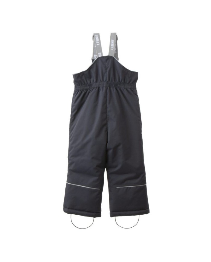Bernumode | LENNE: Зимний полукомбинезон JACK 150г 51,98 € В изготовлении одежды Active учитываются преобладающие в Эстонии и Северных странах погодные условия, предъявляющие к изделиям особо высокие требования. Используются специально изготовленные высокотехнологичные ткани, предохраняющие ребенка от переохлаждения, практичные в эксплуатации и легкие в уходе. Основными целями развития продукции Lenne являются безопасность, удобство, простота в уходе, практичность.Ткань-Active – водонепроницаемая дышащая ткань. Изделия из серии Active: легки по весу, ветрозащитные и теплые, дышащие, водоотталкивающие, прочные и легки в уходе.Водостойкость: 10000 ммВоздухопроводимость: 10000 г/ м²/24 ч
Водо- и грязеотталкивающая способность: обработка DWR (Durable Water Repellent)
Материал верха: 100% полиамид+PU, Ткань-Active plus. Ткань Cordura (сверхпрочная и износостойкая).
Материал подкладки: 100% полиэстер.
Утеплитель: Isosoft (150 гр).
Зимние штанишки. Штрипка из прочной резины, которая крепится пуговицами с 2-х сторон. Бретели по длине регулируются под рост ребёнка. Светоотражающие элементы. В таком изделии Ваш ребенок будет выглядеть великолепно, почувствует комфорт и тепло в прохладное зимнее время.