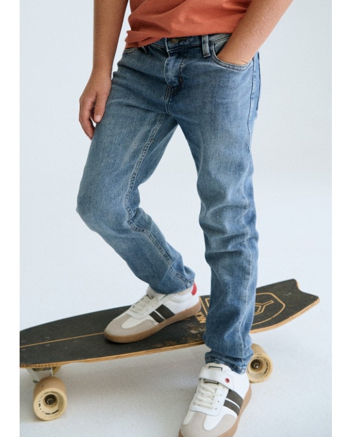 Bernumode | Mayoral: Базовые брюки прямого кроя для мальчика "Regular Fit" 25,21 € 