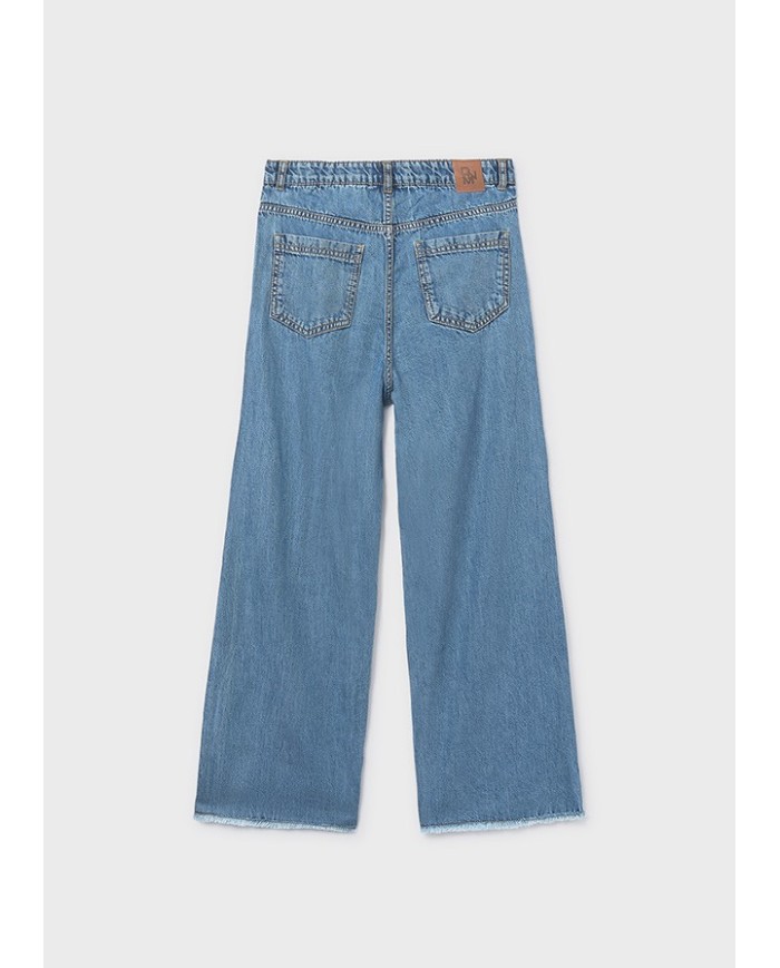 Bernumode | Mayoral: Wide jeans for girls €30.17 Flared-style trousers for girls, wide at the hem. Adjustable elastic waistband with buttons on the inside for a better fit. Comfortable and versatile denim fabric, ideal for everyday outfits. Functional front pockets. Functional back pockets.
