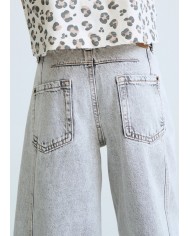 Bernumode | Mayoral: Широкие джинсы на девочку 27,19 € Брюки-клёш для девочки, широкие внизу. Регулируемая эластичная резинка с пуговицами внутри пояса для лучшей посадки. Удобная и универсальная джинсовая ткань для повседневных образов. Функциональные передние карманы. Функциональные задние карманы.