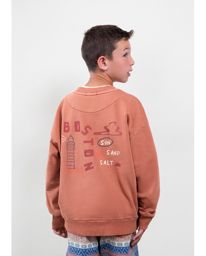 Bernumode | Mayoral: Байка из коллекции Boston 30,17 € 

Boston Kids — это детская версия Boston, созданная для нового поколения смелых, свободолюбивых детей. Настоящих оригиналов, которые хотят выразить себя по-своему. Стильная, яркая одежда, созданная для того, чтобы с легкостью соответствовать их повседневным приключениям. 
Наша первая детская коллекция, для детей от 4 до 14 лет, передает суть оригинального бренда. Спонтанные, универсальные и полные цвета, они сочетают в себе дизайн и функциональность, чтобы сделать повседневные моменты особенными. Свободный крой, мягкие тона и смелые, фигуративные принты с флуоресцентными акцентами — ключевые особенности этой капсульной коллекции, созданной для детей, которым никогда не бывает скучно.



