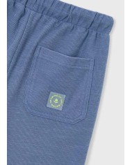 Bernumode | Mayoral: Zēnu trikotāžas šorti — BOSTON kolekcija 18,10 € “The Boston Kids” ir Boston bērnu kolekcija, radīta jaunai drosmīgu, neatkarīgu un radošu bērnu paaudzei. Tā ir domāta patiesiem oriģināliem, kuri nebaidās izpaust savu individualitāti. Mūsdienīgs, stilīgs apģērbs ar raksturu — izstrādāts, lai sekotu līdzi bērnu aktīvajai ikdienai bez kompromisiem.Pirmā kolekcija bērniem vecumā no 4 līdz 14 gadiem saglabā Boston zīmola kodolu — spontanitāti, daudzpusību un krāsu bagātību. Pārdomāts dizains un funkcionalitāte pārvērš ikdienas mirkļus par īpašiem. Oversize piegriezumi, maiga krāsu palete un drosmīgas, figurālas apdrukas ar fluorescējošiem akcentiem raksturo šo kapsulkolekciju bērniem, kuri nekad neapstājas.