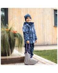 Bernumode | LENNE: Демисезонная куртка на мальчика WALD (80 г) 74,64 € Эта весенняя парка, выполненная из устойчивой к погодным условиям светоотражающей ткани и с удлинённой спинкой, одновременно практична и красива ⭐
Ветрозащитная и водонепроницаемая парка для мальчиков, изготовленная из устойчивой к погодным условиям ткани ActivePlus, отлично подходит как для ношения с джинсами, так и с более тёплым полукомбинезоном. Куртка с высоким воротником имеет два боковых кармана на молнии, куда ребёнок может спрятать руки от ветра или положить небольшие перчатки. Светоотражающие детали обеспечивают видимость ребёнка даже в темноте.

