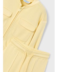 Bernumode | Mayoral: Pique Girls’ tracksuit €36.28 Girls’ set: long-sleeve sweatshirt with front zipper closure, functional front pockets, and embroidered details, paired with elastic-waist pants for a comfortable fit. Perfect set for active play and everyday wear.
