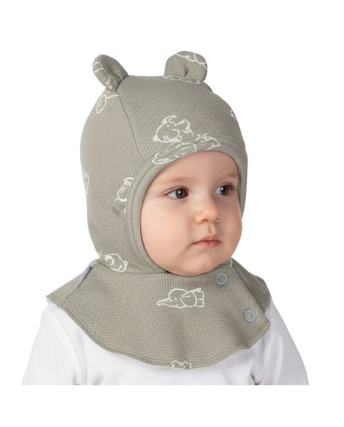Bernumode | LENNE: Divkārša kokvilnas bērnu balaklava, JONNE 17,27 € Adorable double cotton balaclava with ears, perfect for spring and autumn ❤️
Burvīga divkārša kokvilnas balaklava ar austiņām — ideāli piemērota pavasarim un rudenim ❤️
Bērnu balaklava ir izgatavota no īpaši mīksta un elastīga trikotāžas auduma, kas ir maigs un drošs ādai. Audums atbilst OEKO‑TEX Standard 100 standartam, kas nozīmē, ka tas nesatur kaitīgas vielas — tieši tas, kas nepieciešams mazuļa jutīgajai ādai!
Ērta spiedpogas aizdare ļauj ātri uzlikt cepurīti un droši to nostiprināt, lai jūsu mazais pētnieks vienmēr justos ērti.
✔️ Ideāli piemērota pavasarim un rudenim, kad temperatūra ir no +5 līdz +15 °C.

95% kokvilna. OEKO‑TEX Standard 100 audumi ir sertificēti kā brīvi no kaitīgām ķīmiskām vielām, ir draudzīgi ādai un garantē auduma drošību.

