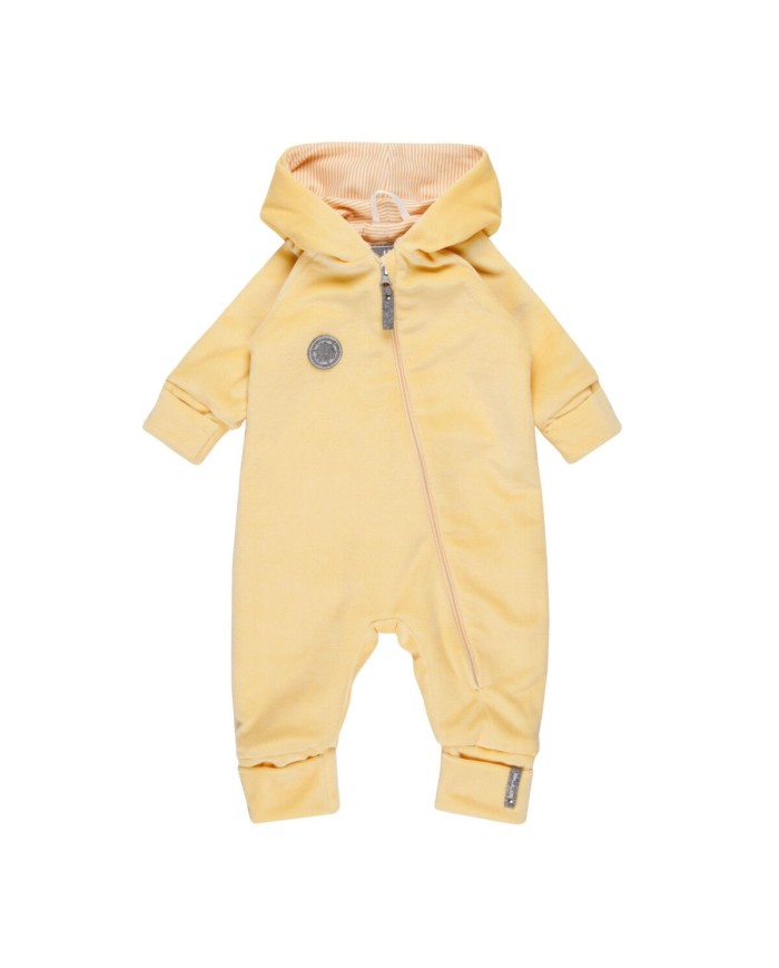 Bernumode | LENNE: Cotton velour overall with soft jersey lining €41.24 Soft cotton velour overall with stylish stripe patter jersey lining
Comfortable cotton velour overall with jersey lining suits perfectly for car seat clothing and for chilly summer nights. Jersey overall is also an ideal additional layer inside winter or autumn sleeping bags. Long front zipper makes dressing a child more easier. The size of the overall is convenient to adjust with the opening and roll-up sleeve and leg ends.
Cotton velour is a soft, velvety fabric with a gentle sheen and a pleasant touch. Natural cotton fibers ensure breathability and comfort, while the velvety surface gives the material a luxurious and cozy look. An ideal choice for garments that need to be durable, comfortable, and beautiful at the same time.
92% cotton lining – natural and breathable material that is gentle on the skin and ensures all-day comfort. The cotton lining helps regulate body temperature and adds softness to the garment.
Fold-over cuffs to keep your babies hands and feet warm. Tip: buy a bigger size and fold the cuffs. As you baby grows little hands and feet will come out and need just a pair of mittens and booties.
Made in Estonia! Designed and produced in Northern Europe, our garments combine premium quality, timeless design, and responsible craftsmanship. Choosing Estonian-made clothing means supporting sustainable European production with fair working conditions and minimal transport impact. A conscious choice for those who value quality, ethics, and sustainability.
