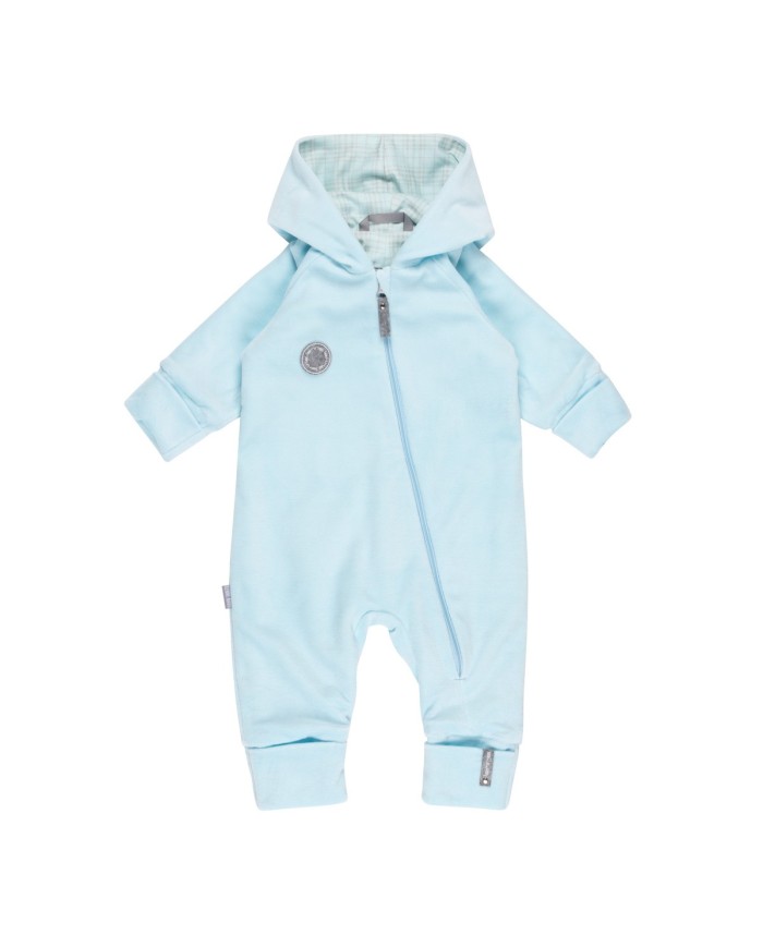 Bernumode | LENNE: Cotton velour overall with soft jersey lining €45.37 Soft cotton velour overall with stylish stripe patter jersey lining
Comfortable cotton velour overall with jersey lining suits perfectly for car seat clothing and for chilly summer nights. Jersey overall is also an ideal additional layer inside winter or autumn sleeping bags. Long front zipper makes dressing a child more easier. The size of the overall is convenient to adjust with the opening and roll-up sleeve and leg ends.
Cotton velour is a soft, velvety fabric with a gentle sheen and a pleasant touch. Natural cotton fibers ensure breathability and comfort, while the velvety surface gives the material a luxurious and cozy look. An ideal choice for garments that need to be durable, comfortable, and beautiful at the same time.
92% cotton lining – natural and breathable material that is gentle on the skin and ensures all-day comfort. The cotton lining helps regulate body temperature and adds softness to the garment.
Fold-over cuffs to keep your babies hands and feet warm. Tip: buy a bigger size and fold the cuffs. As you baby grows little hands and feet will come out and need just a pair of mittens and booties.
Made in Estonia! Designed and produced in Northern Europe, our garments combine premium quality, timeless design, and responsible craftsmanship. Choosing Estonian-made clothing means supporting sustainable European production with fair working conditions and minimal transport impact. A conscious choice for those who value quality, ethics, and sustainability.
