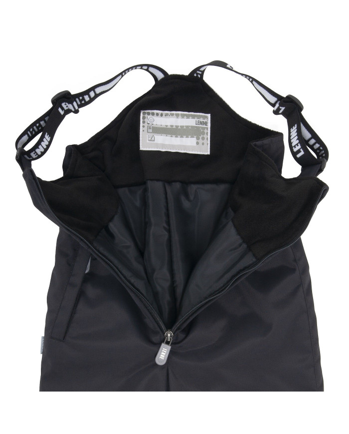 Bernumode | LENNE: Зимний полукомбинезон JACK 150г 41,74 € В изготовлении одежды Active учитываются преобладающие в Эстонии и Северных странах погодные условия, предъявляющие к изделиям особо высокие требования. Используются специально изготовленные высокотехнологичные ткани, предохраняющие ребенка от переохлаждения, практичные в эксплуатации и легкие в уходе. Основными целями развития продукции Lenne являются безопасность, удобство, простота в уходе, практичность.Ткань-Active – водонепроницаемая дышащая ткань. Изделия из серии Active: легки по весу, ветрозащитные и теплые, дышащие, водоотталкивающие, прочные и легки в уходе.Водостойкость: 10000 ммВоздухопроводимость: 10000 г/ м²/24 ч
Водо- и грязеотталкивающая способность: обработка DWR (Durable Water Repellent)
Материал верха: 100% полиамид+PU, Ткань-Active plus. Ткань Cordura (сверхпрочная и износостойкая).
Материал подкладки: 100% полиэстер.
Утеплитель: Isosoft (150 гр).
Зимние штанишки. Штрипка из прочной резины, которая крепится пуговицами с 2-х сторон. Бретели по длине регулируются под рост ребёнка. Светоотражающие элементы. В таком изделии Ваш ребенок будет выглядеть великолепно, почувствует комфорт и тепло в прохладное зимнее время. Bernumode | LENNE: Зимний полукомбинезон JACK 150г 41,74 € В изготовлении одежды Active учитываются преобладающие в Эстонии и Северных странах погодные условия, предъявляющие к изделиям особо высокие требования. Используются специально изготовленные высокотехнологичные ткани, предохраняющие ребенка от переохлаждения, практичные в эксплуатации и легкие в уходе. Основными целями развития продукции Lenne являются безопасность, удобство, простота в уходе, практичность.Ткань-Active – водонепроницаемая дышащая ткань. Изделия из серии Active: легки по весу, ветрозащитные и теплые, дышащие, водоотталкивающие, прочные и легки в уходе.Водостойкость: 10000 ммВоздухопроводимость: 10000 г/ м²/24 ч
Водо- и грязеотталкивающая способность: обработка DWR (Durable Water Repellent)
Материал верха: 100% полиамид+PU, Ткань-Active plus. Ткань Cordura (сверхпрочная и износостойкая).
Материал подкладки: 100% полиэстер.
Утеплитель: Isosoft (150 гр).
Зимние штанишки. Штрипка из прочной резины, которая крепится пуговицами с 2-х сторон. Бретели по длине регулируются под рост ребёнка. Светоотражающие элементы. В таком изделии Ваш ребенок будет выглядеть великолепно, почувствует комфорт и тепло в прохладное зимнее время.