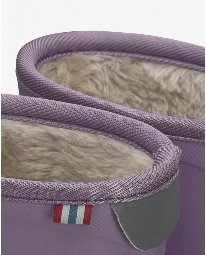 Bernumode | Viking: Playrox-Ultra Lightweight Thermo Boot €21.35 Kick-off this season with Playrox! These ultra-lightweight boots keep kids light on their toes and are noticeably lighter than comparable thermo boot styles. Playrox is warm lined and insulating - made from EVA ,with natural thermal properties that provide added insulation and warmth. These nearly weightless boots have natural flex points for easy play and comfort, and an integrated rubber sole, with a multidirectional tread pattern designed to prevent slips and keep kids on their feet.
• Sole/midsole: Rubber/EVA• Lining material: Warm Lining (pile)• Upper Material: EVA
•Fitting: Normal; • Sole/midsole: Rubber/EVA; • Lining material: Warm Lining (pile); • Upper Material: EVA • Lightweight; • Easy slip on/off; • Designed for Scandinavian winters; • Ergonomic fit for growing feet; • Rubber outsole; • PVC free
Size table



21
141 mm


22
148 mm


23
156 mm


24
163 mm


25
170 mm


26
176 mm


27
183 mm


28
190 mm


29
197 mm


30
204 mm


31
210 mm


32
217 mm


33
223 mm


34
229 mm


35
236 mm


36
242 mm


37
249 mm


38
256 mm


39
263 mm


