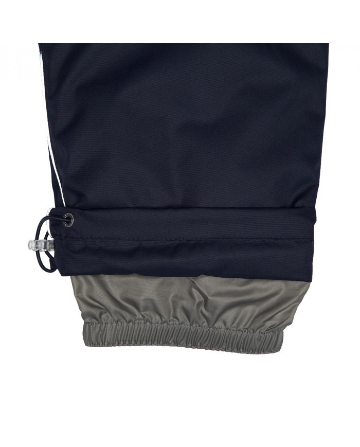 Bernumode | Huppa: Ziemas komplekts DANTE 1  300g+160g 75,15 € 

HUPPA zīmolam ir populāra rudens un starpsezonas apģērbu sērija bērniem. Jums vairs nav jāuztraucās kādi laika apstākļi ir ārā, jo HUPPA apģērbi ir izgatavoti no vēja un ūdens aizturoša, bet gaisa caurlaidīga materiāla. Bērni apģērbos nesvīst. Apģērbu vīles ir apstrādātas ar speciālām lentām. Bērna drošībai ir daudz dažādas dekoratīvas, atstarojošas detaļas - lentas, uzlīmes, aplikācijas.HUPPA audumi no iekšpuses ir pārklāti ar membrānu, kura aiztur ūdeni, taču tajā pat laikā izvada mitrumu, ko izdala ķermenis, tāpēc to sauc par " elpojošu".
Ūdens izturība: 10 000 mm
Gaisa caurlaidība: 10 000 g/m²/24h

