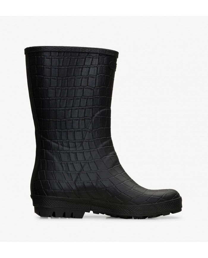 Bernumode | Viking: Резиновые сапоги Hedda Croco 24,75 € Hedda Croco — универсальные и очень стильные резиновые сапоги для дождливых прогулок по городу. Ботинки изготовлены вручную из смеси натурального каучука, которая обеспечивает повышенную гибкость и облегчает походку. Он имеет изящную накладку с рисунком рептилий для улучшения внешнего вида, а также регулируемый ремешок с пряжкой, который добавляет элегантности. Женская колодка имеет гораздо более узкую посадку для лучшей поддержки. Внутри находится быстросохнущая подкладка из полиэстера, а съемная стелька из ЭВА имеет эргономичный дизайн для хорошей поддержки свода стопы и большего комфорта. Подошва имеет новый рисунок выступов, который отлично цепляется за любую мокрую поверхность. Когда начинается дождь, Hedda Croco — это оптимистичные ботинки, которые не дают вам промокнуть, а их внешний вид никогда не устареет. Этот продукт не содержит ПВХ и является веганским.
Размерная таблица
Size
Size mm
36
232 mm
37
238 mm
38
245 mm
39
251 mm
40
258 mm
41
264 mm
 Bernumode | Viking: Резиновые сапоги Hedda Croco 24,75 € Hedda Croco — универсальные и очень стильные резиновые сапоги для дождливых прогулок по городу. Ботинки изготовлены вручную из смеси натурального каучука, которая обеспечивает повышенную гибкость и облегчает походку. Он имеет изящную накладку с рисунком рептилий для улучшения внешнего вида, а также регулируемый ремешок с пряжкой, который добавляет элегантности. Женская колодка имеет гораздо более узкую посадку для лучшей поддержки. Внутри находится быстросохнущая подкладка из полиэстера, а съемная стелька из ЭВА имеет эргономичный дизайн для хорошей поддержки свода стопы и большего комфорта. Подошва имеет новый рисунок выступов, который отлично цепляется за любую мокрую поверхность. Когда начинается дождь, Hedda Croco — это оптимистичные ботинки, которые не дают вам промокнуть, а их внешний вид никогда не устареет. Этот продукт не содержит ПВХ и является веганским.
Размерная таблица
Size
Size mm
36
232 mm
37
238 mm
38
245 mm
39
251 mm
40
258 mm
41
264 mm