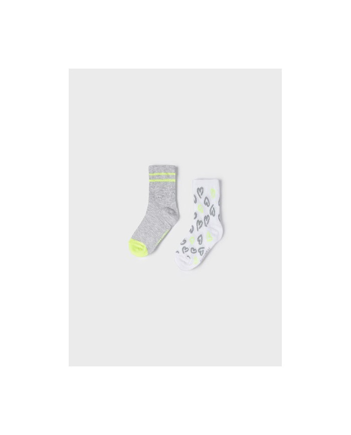 Bernumode | Mayoral: 2 socks set €4.41 Size guide:
2 years (92 cm)        19-22 (13,6 cm)
4 years (104 cm)       23-26 (16,8 cm)
6 years (116 cm)       27-31 (19,1 cm)
8 years (128 cm)       32-35 (20,4 cm)
10 years (140 cm)     35-36 (21,6 cm)
12 years (152 cm)     36-37 (22,8 cm)
14 years (158 cm)     37-38 (23,5 cm)
16 years (164 cm)     39-40 (24,7 cm)
18 years (170 cm)     41-42 (25,3 cm)